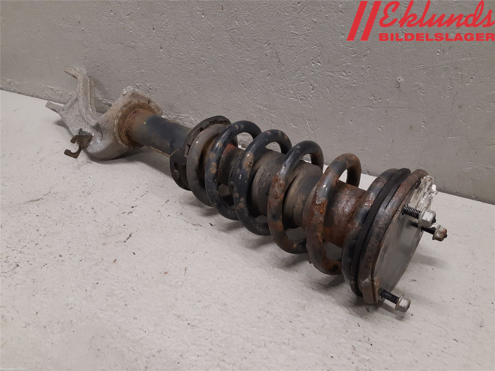 Tesla MODEL S 13- Fjäderben Fram Höger