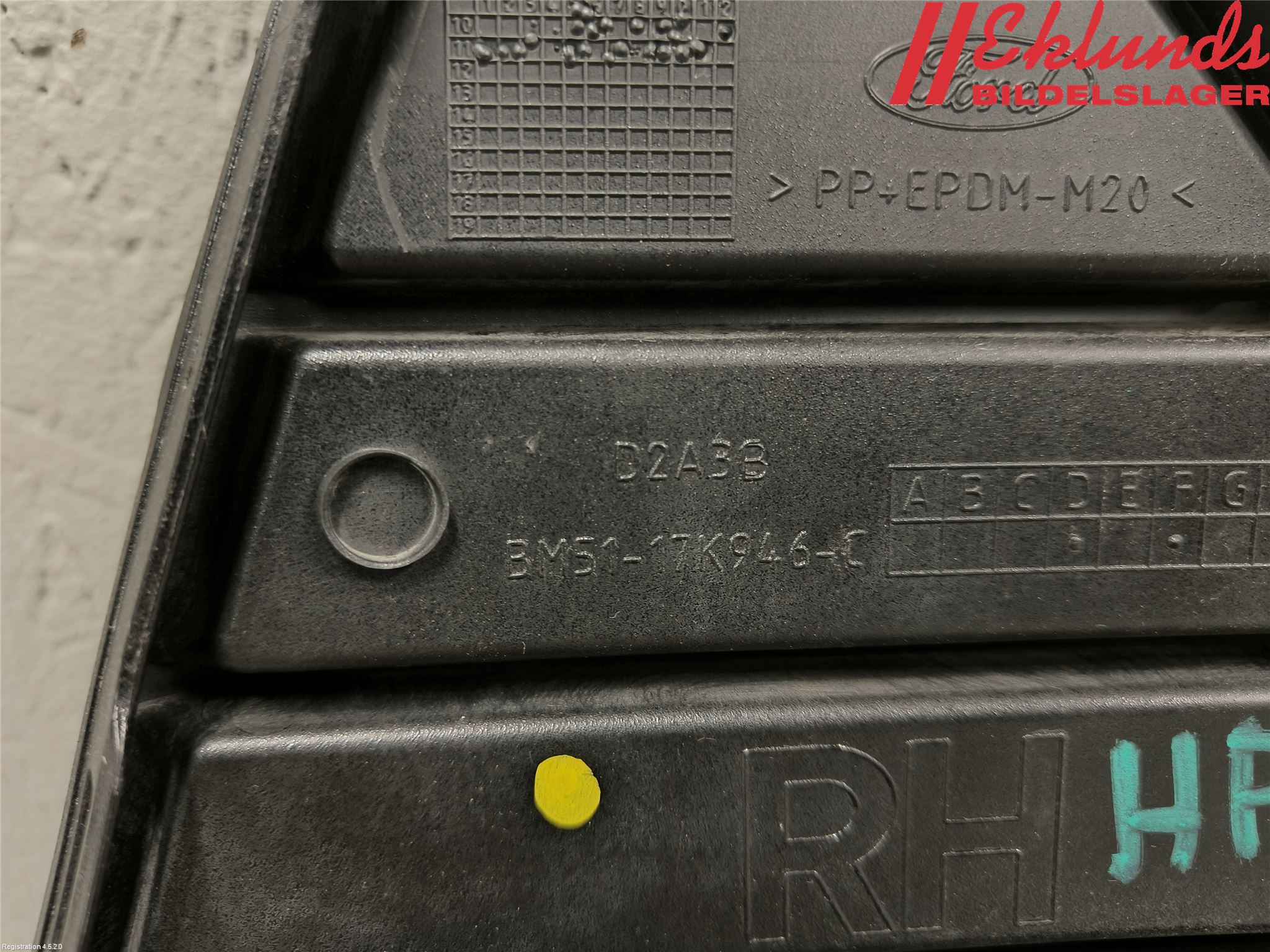 Ford FOCUS 11-14 Grilldel Höger