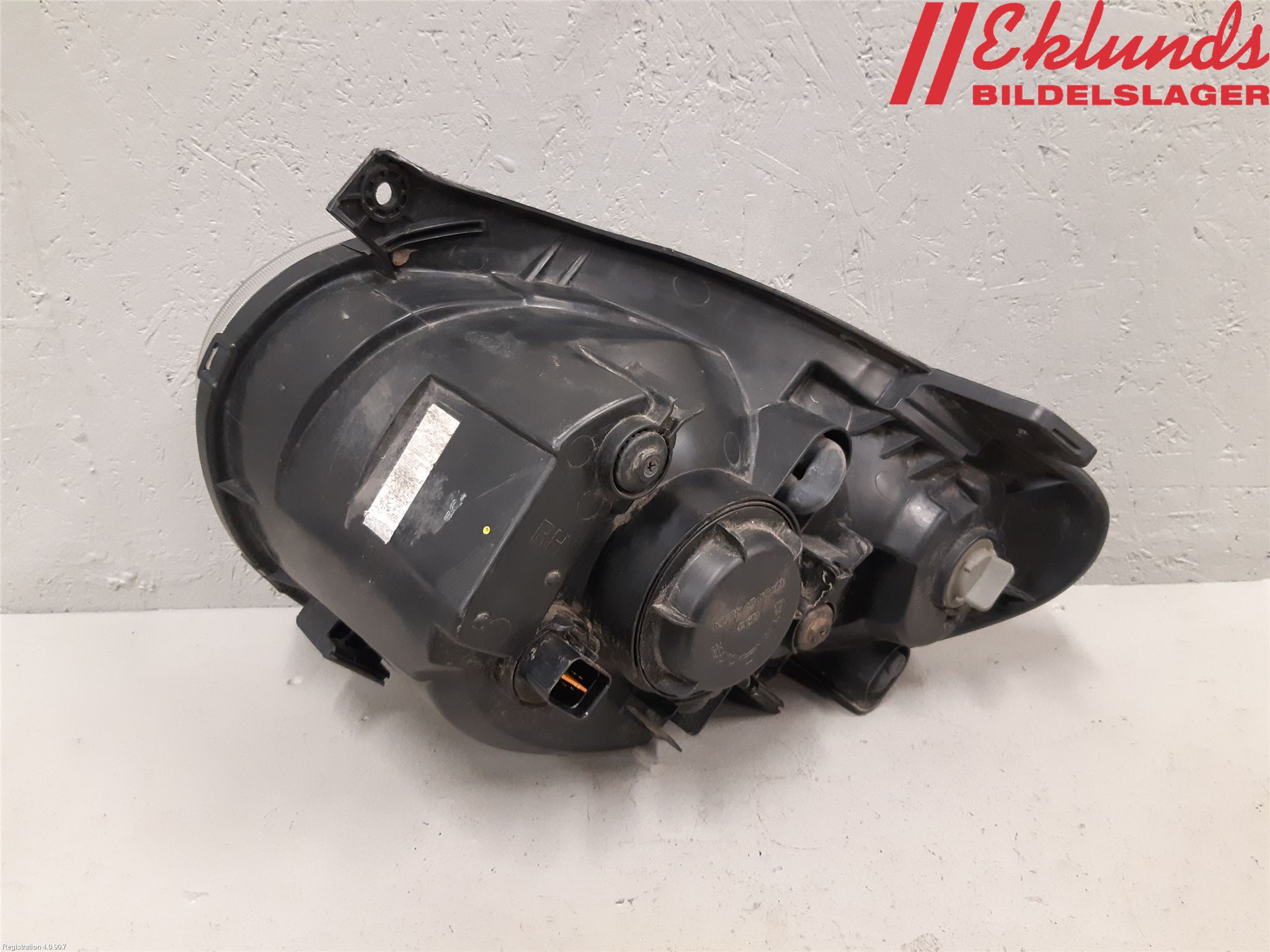 Kia PICANTO    04-11 Strålkastare Höger