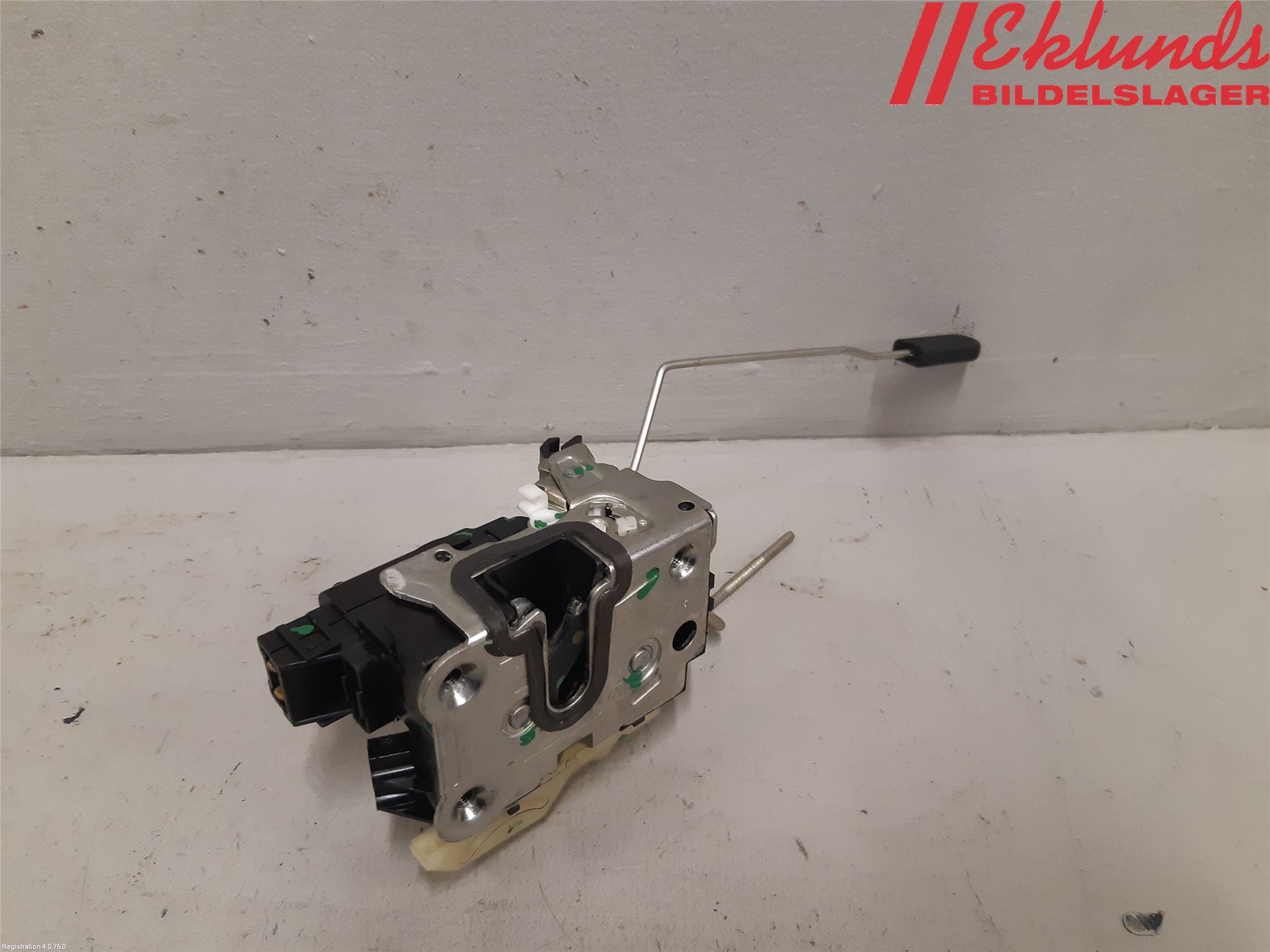 Dacia DUSTER 10-17 Låskista-Dörrlås