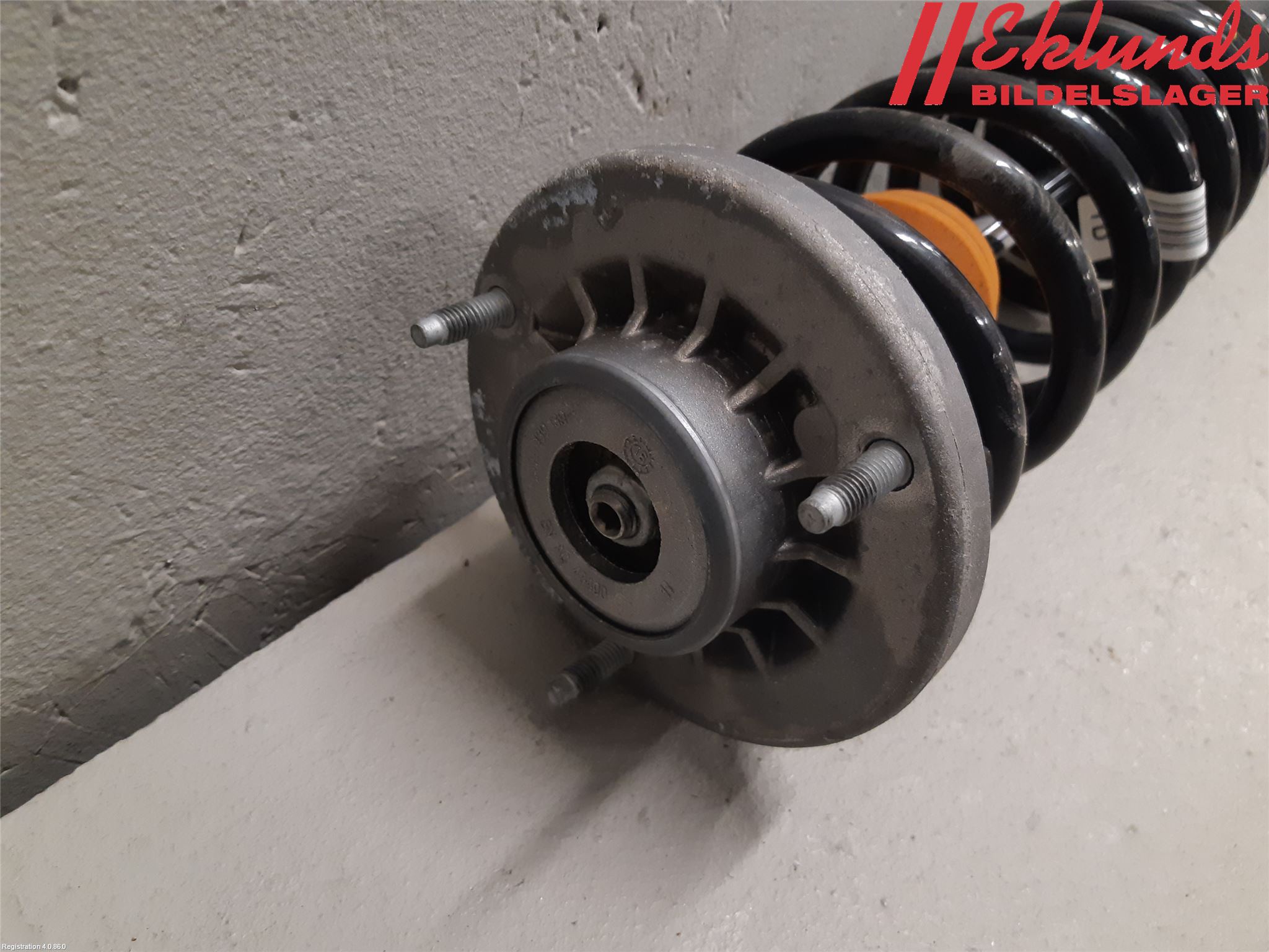 BMW 5 F10/F11/F18 09-17 Fjäderben Bak Höger