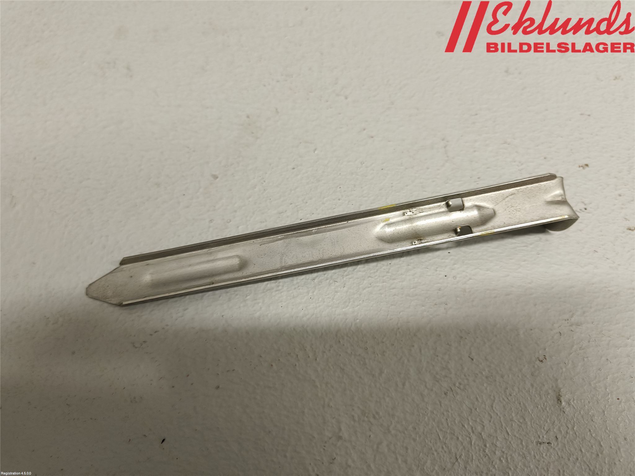 Volvo V70 08-13 Strålkast Fästsarg