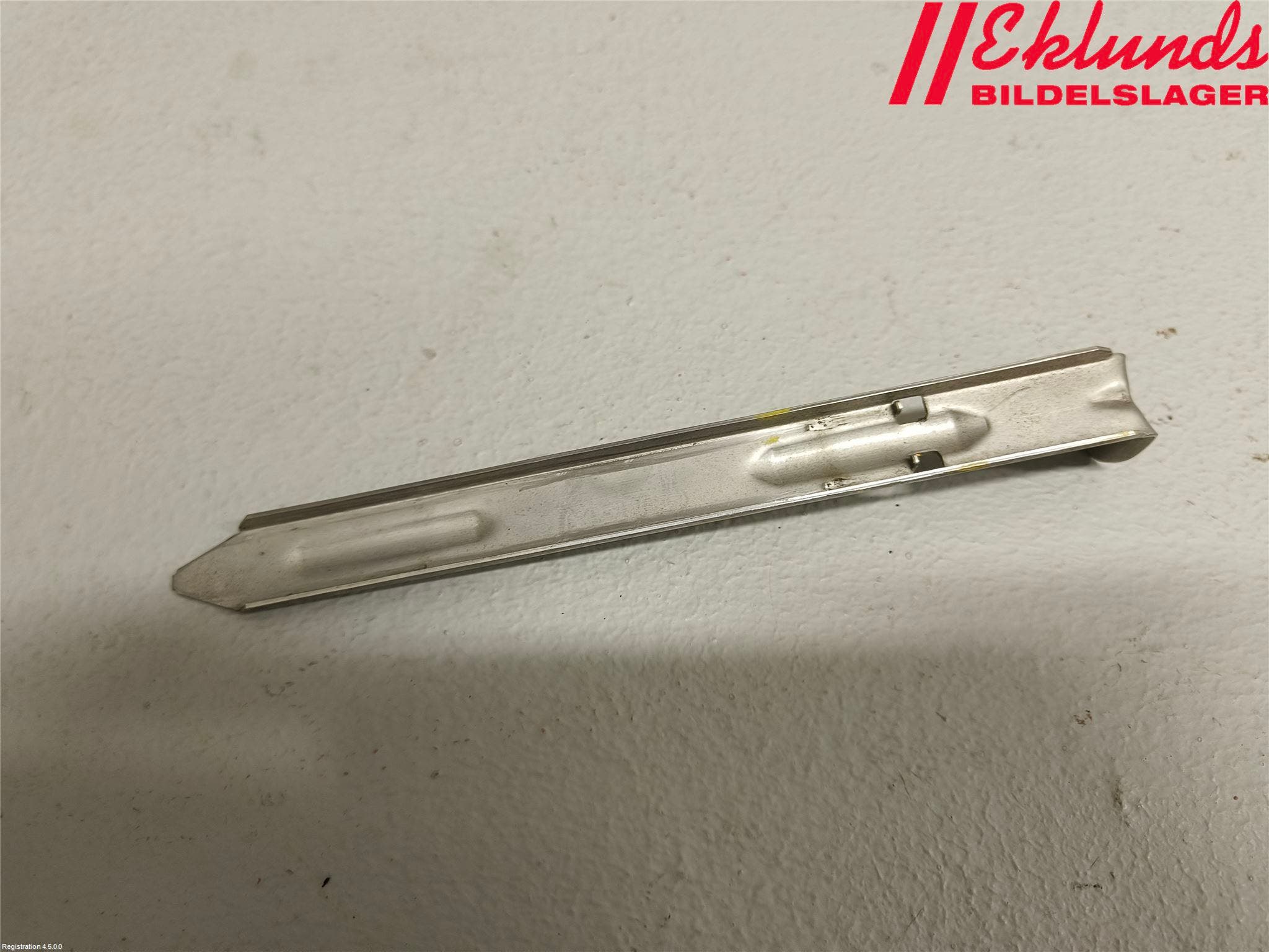 Volvo V70 08-13 Strålkast Fästsarg