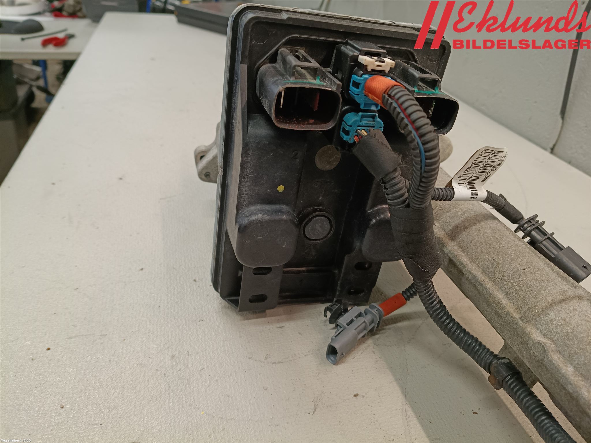 Tesla MODEL 3 17- Styrväxel-Snäcka Elektrisk