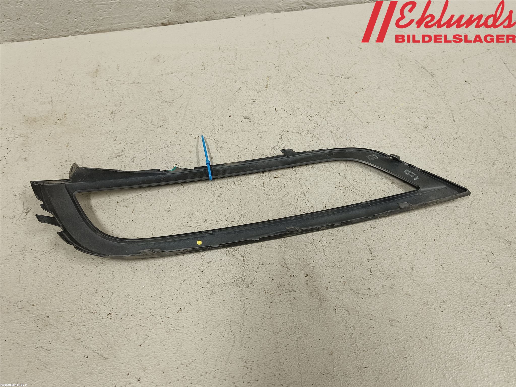 Volkswagen VW PASSAT 11-14 Dimljussarg Fram