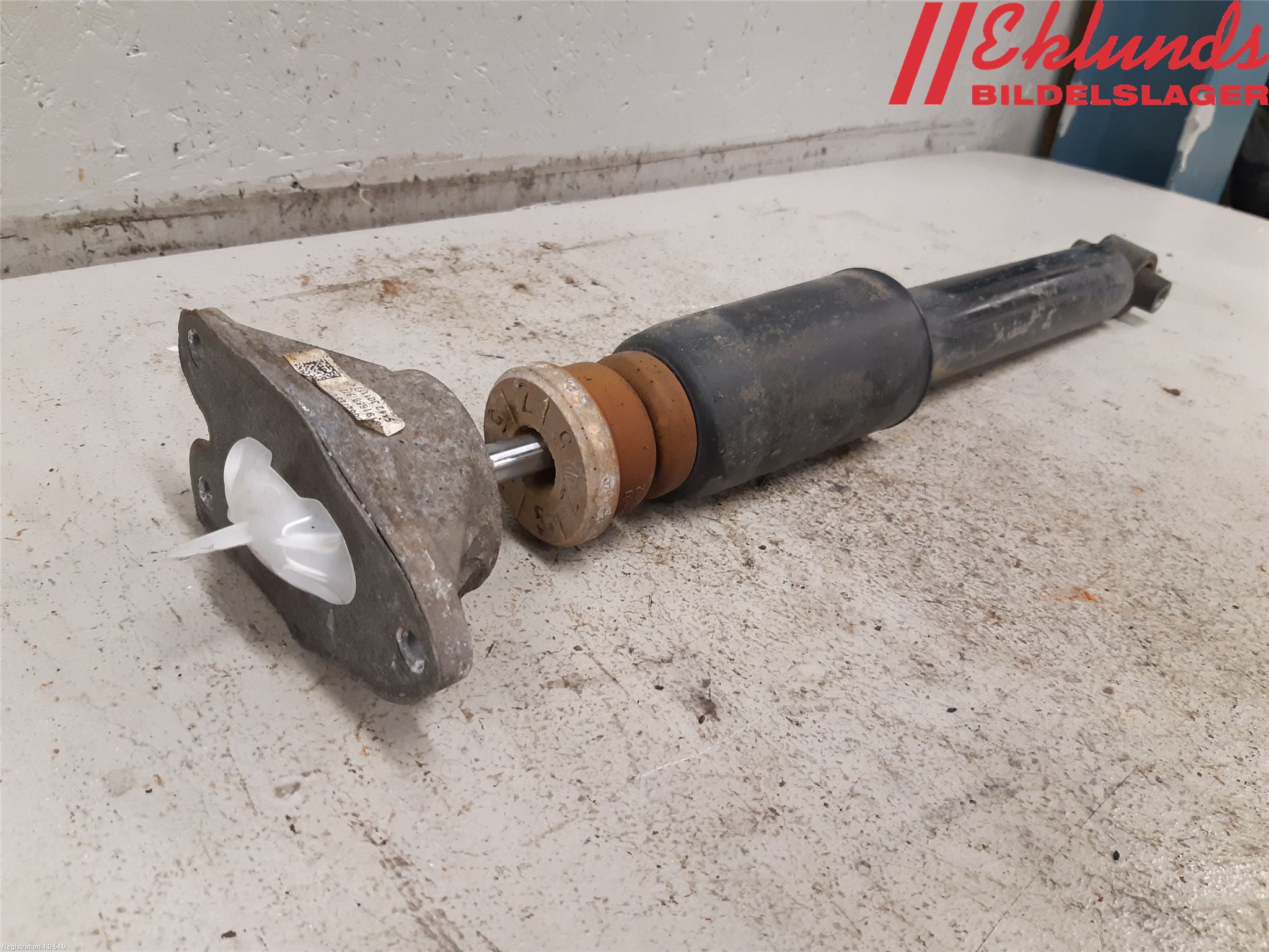 BMW 4 F32/F33/F82/F83 13-20 Stötdämpare Bak