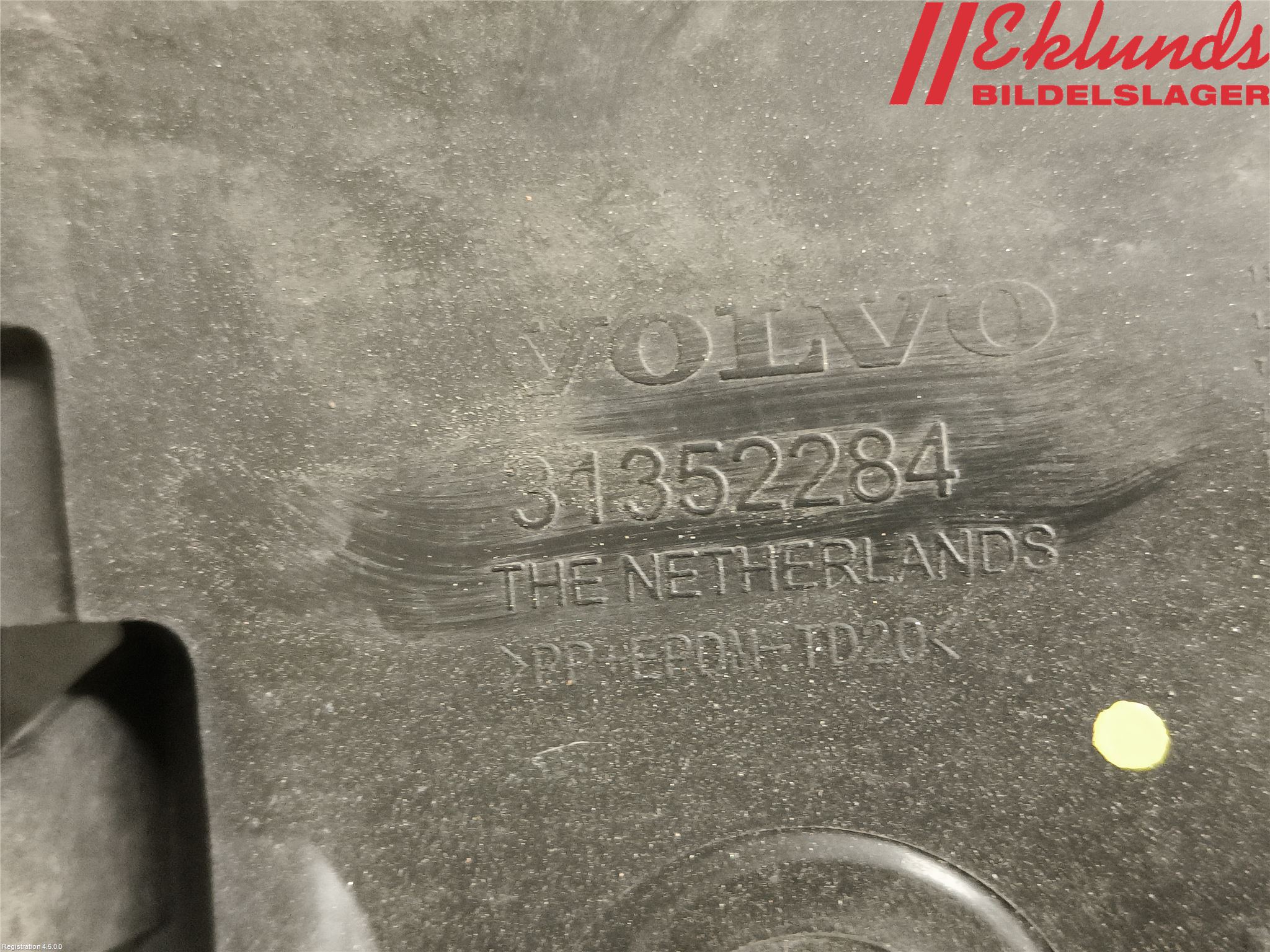 Volvo V60 14-18 Stötfångarfäste Bak Vä