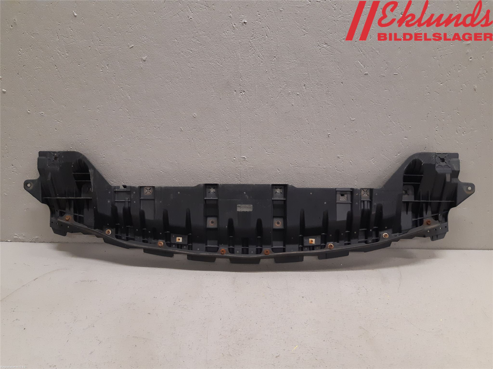 Toyota AURIS 13-19 Hasplåt Plåt-Plast