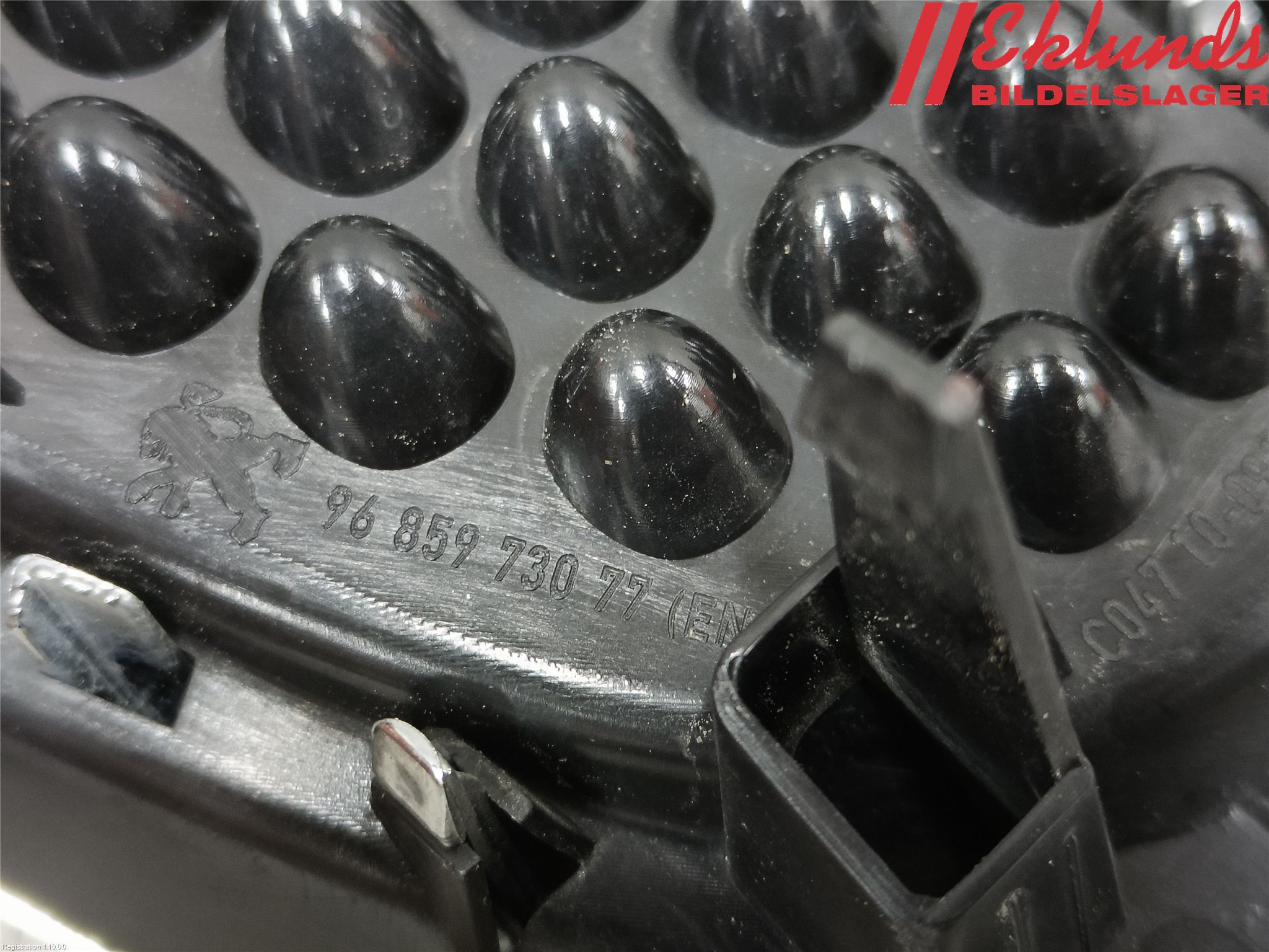 Peugeot 3008 09-16 Emblem