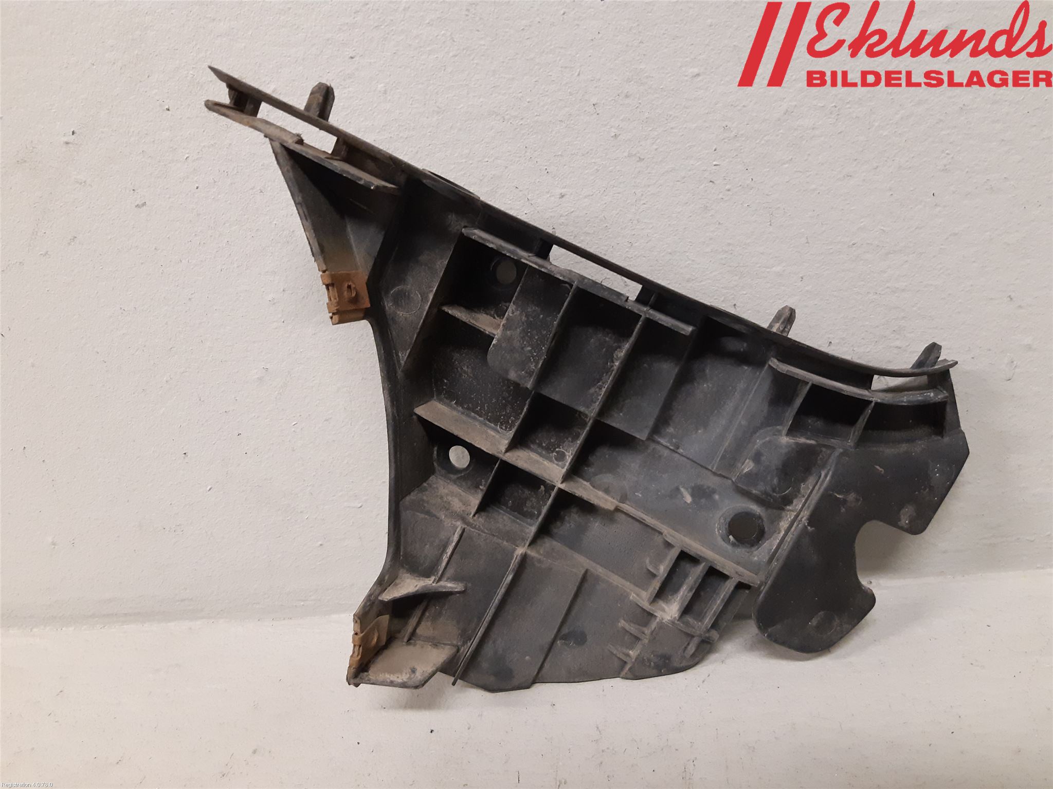 Volvo V70 08-13 Stötfångarfäste Fram Hö