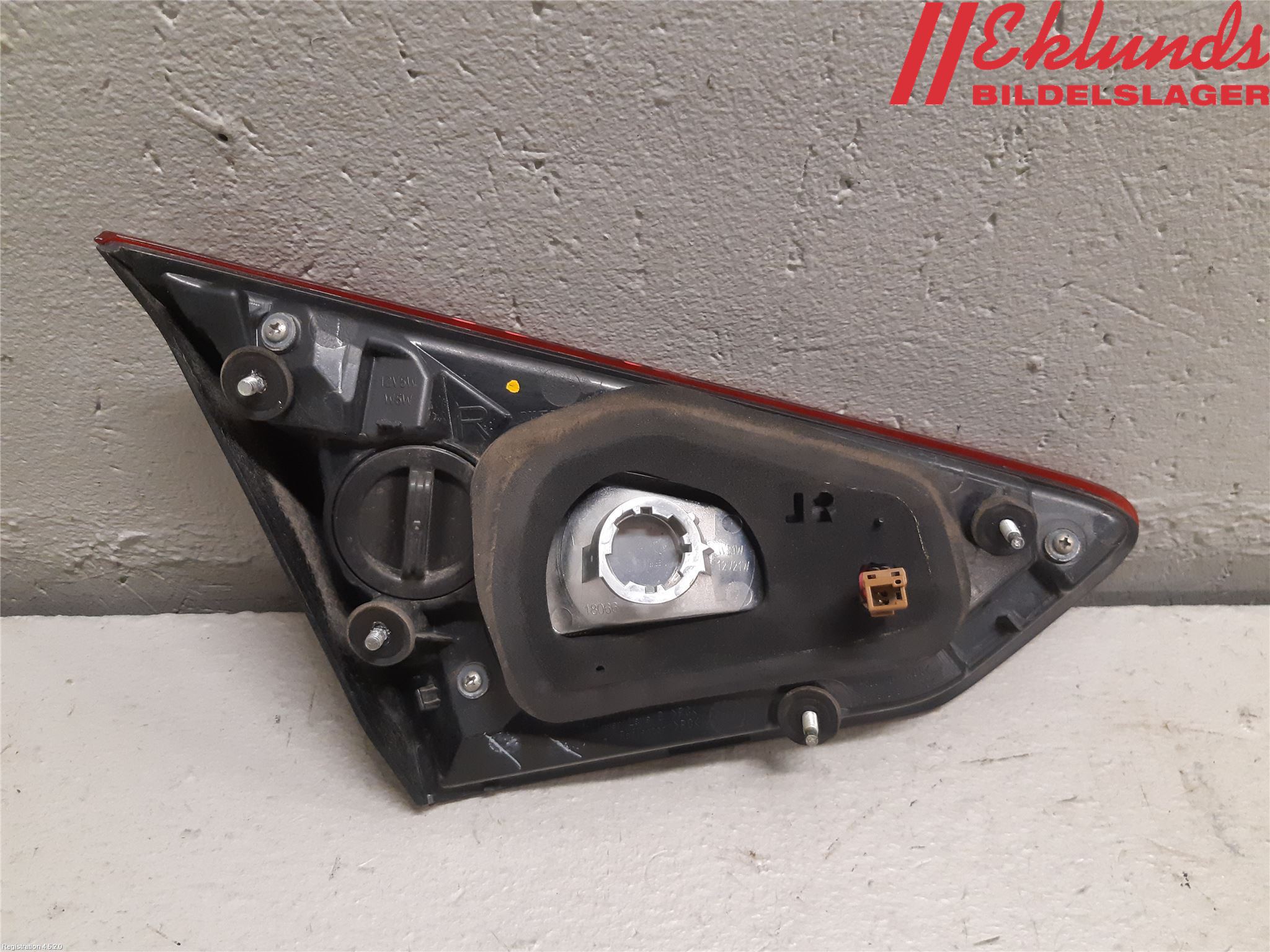 Nissan PULSAR Bakljus Lucka Hö