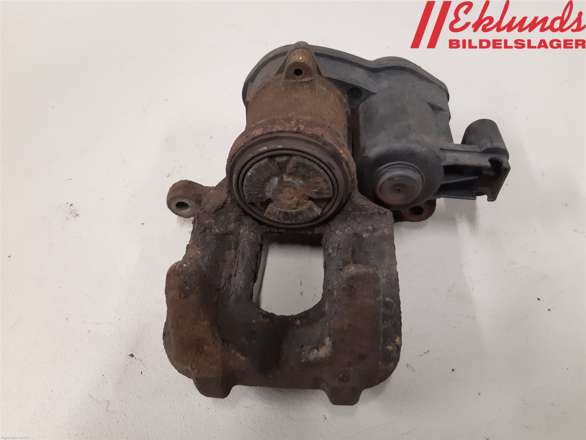 BMW 5 F10/F11/F18 09-17 Bromsok Bak Vänster