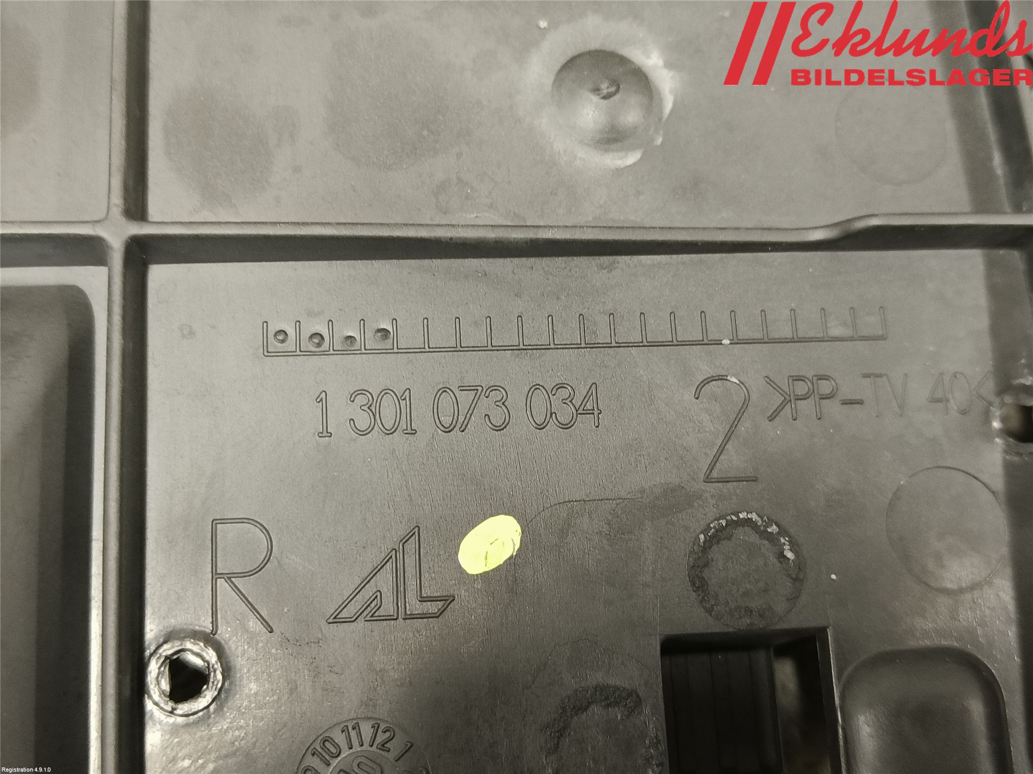 Audi A4/S4 08-11 Strålkastarsarg Höger