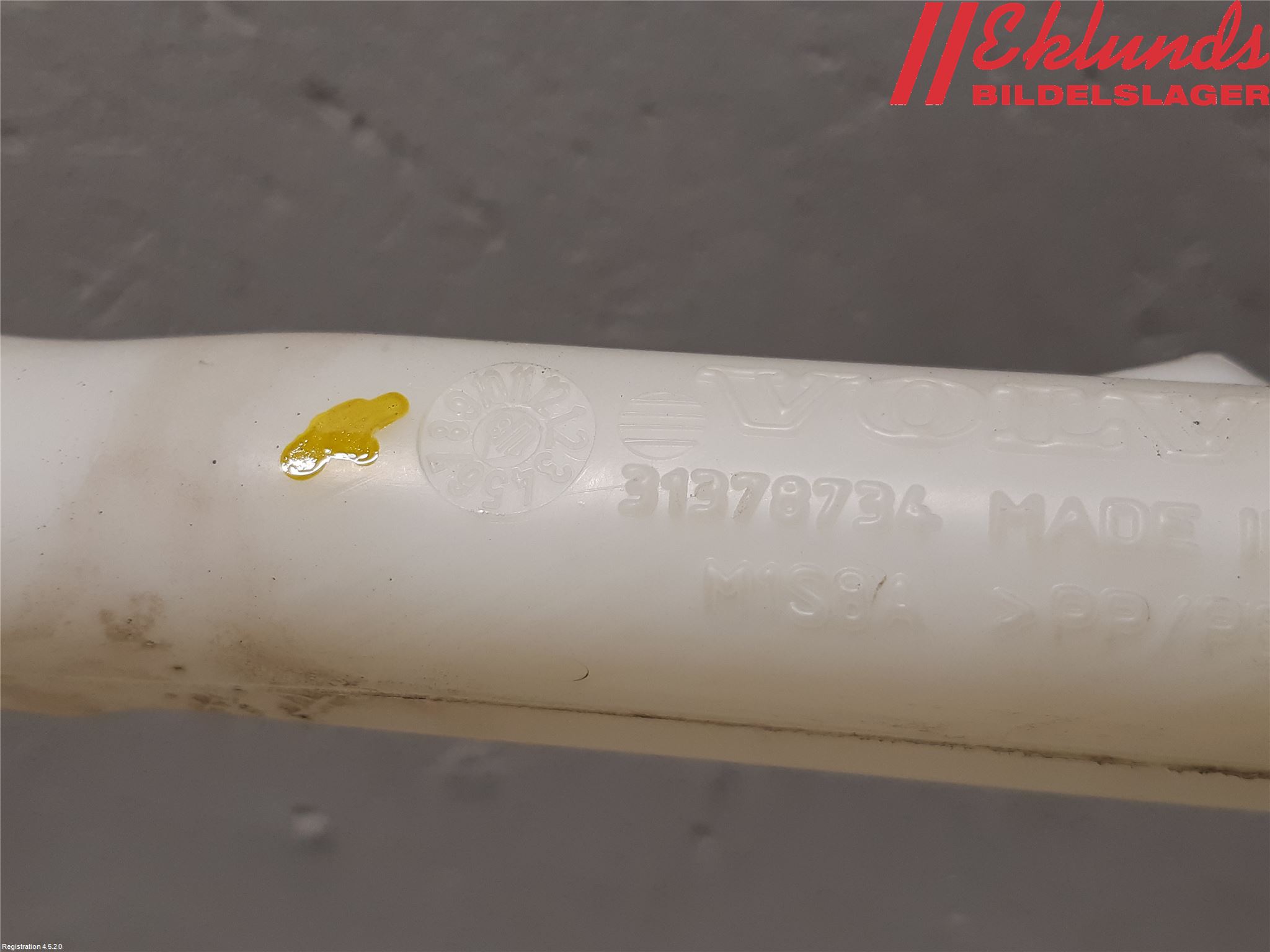 Volvo V90 17->> Spolartank Påfyllningsrör