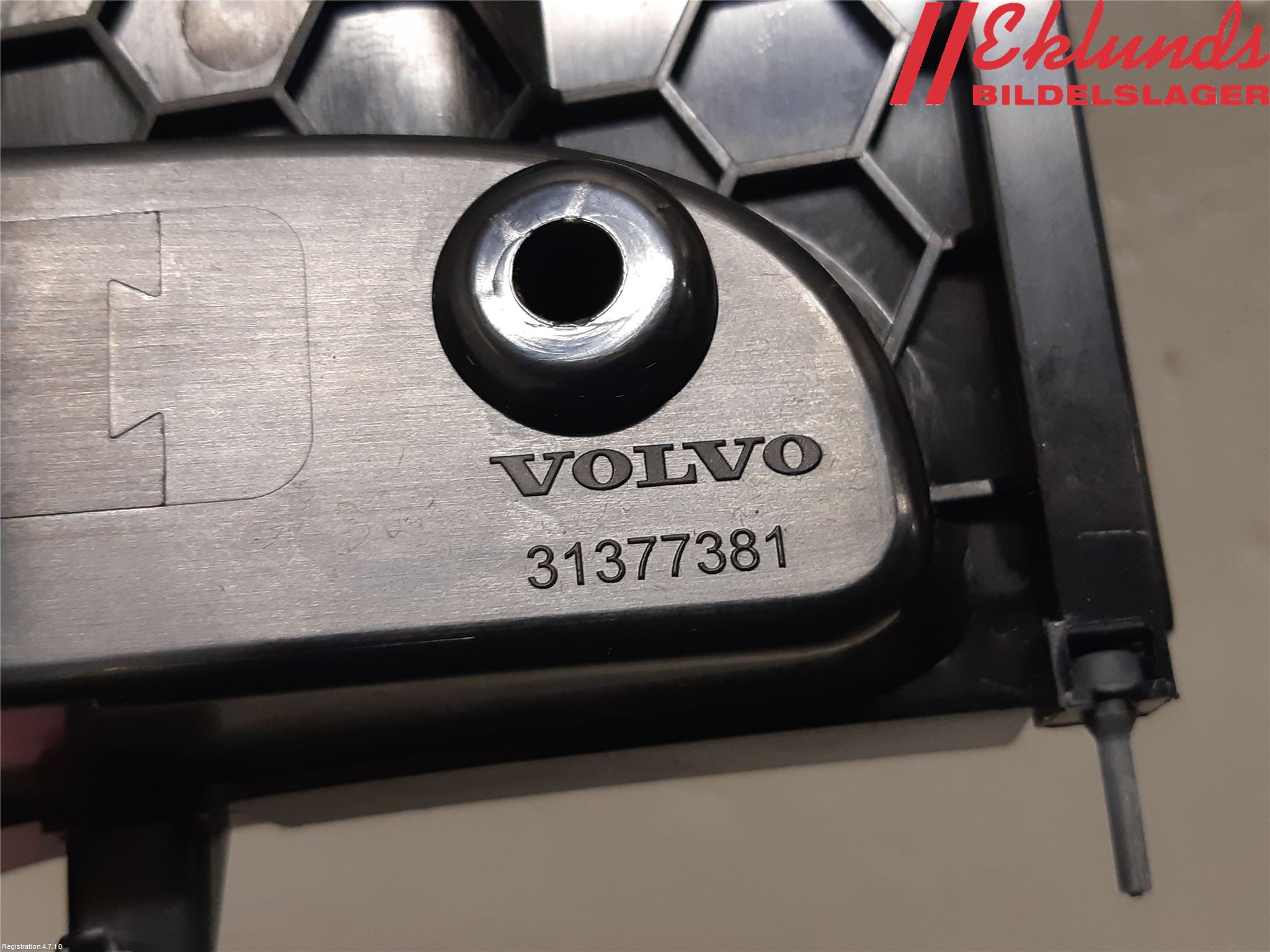 Volvo XC90/RECHARGE 16- Instrumentbräda Förvaringsfack