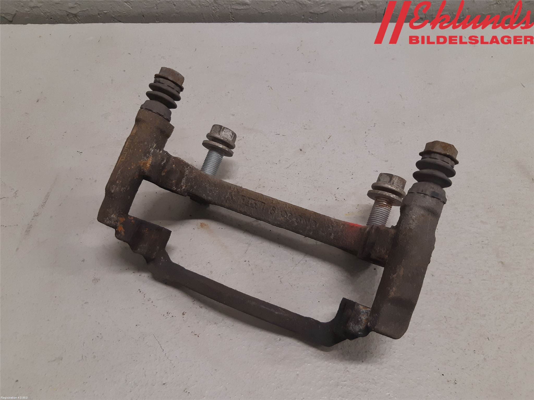 Skoda SUPERB 16-24 Bromsokshållare