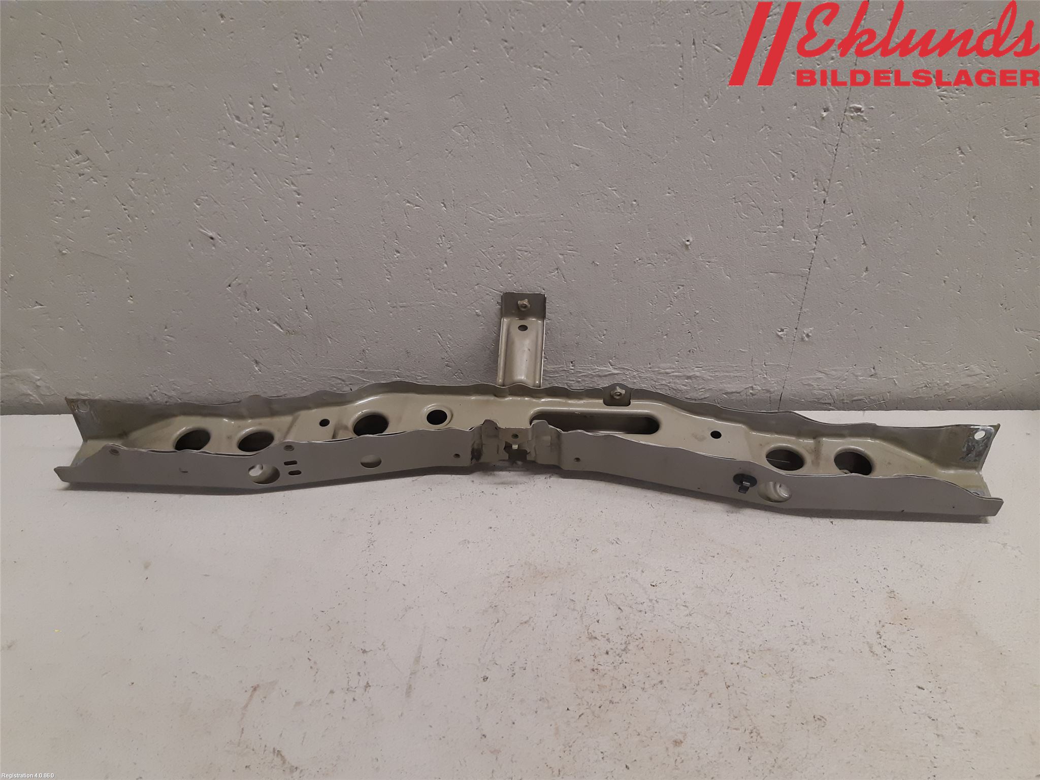 Toyota AVENSIS 09-15 Kylarfäste-Ram-Balk