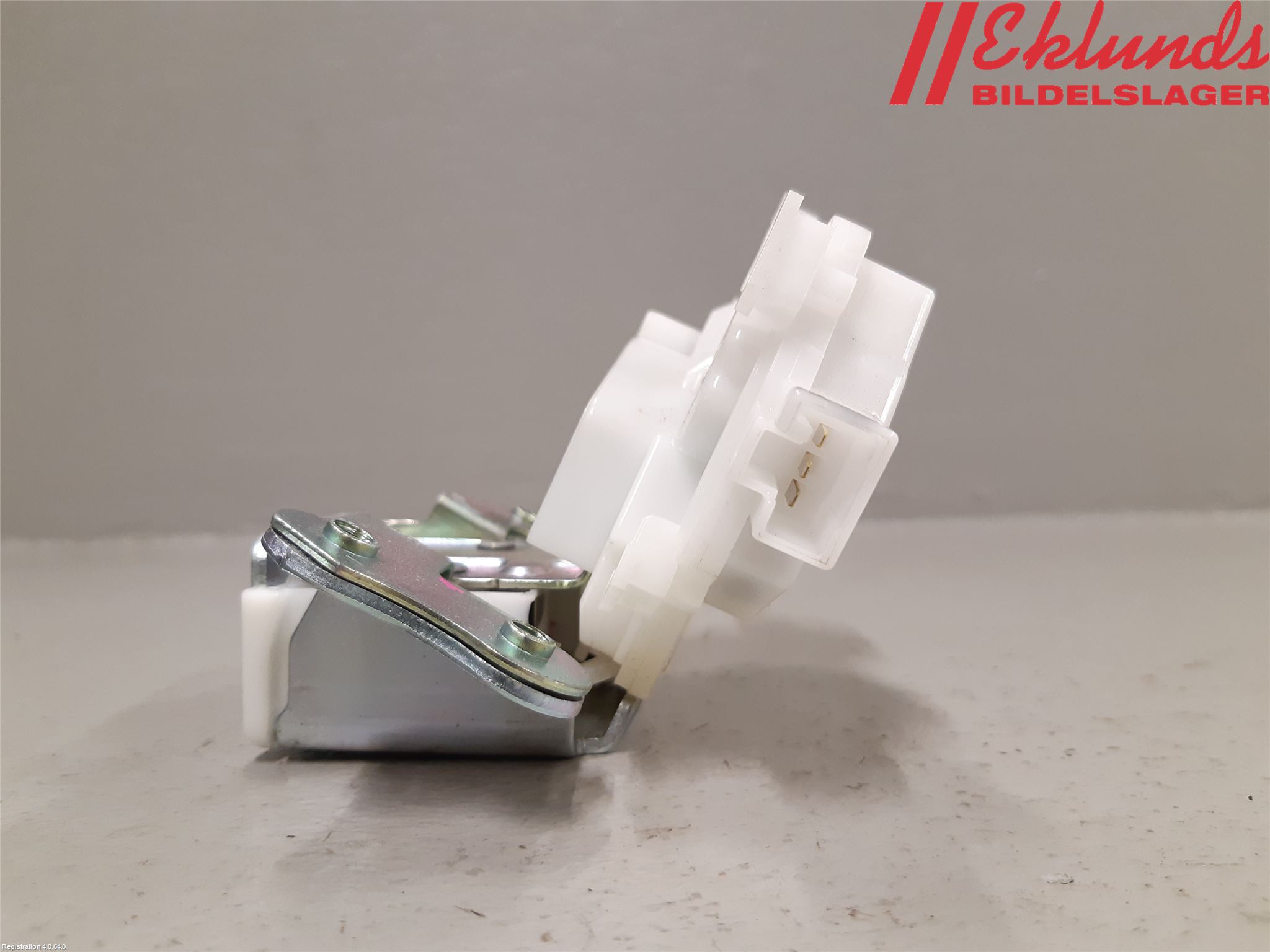 Mitsubishi OUTLANDER 13-21 Låskista Baklucka