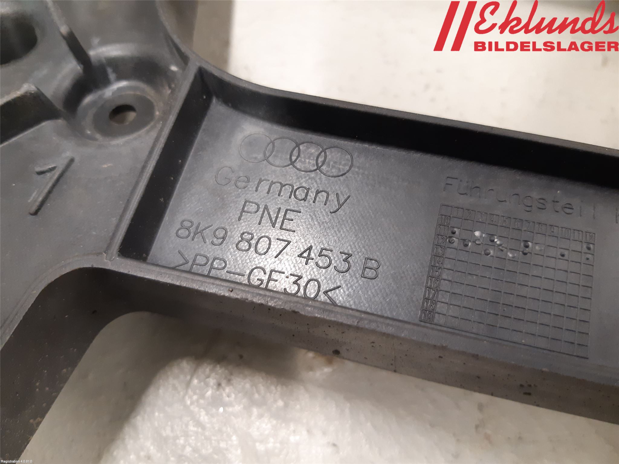 Audi A4 12-15 Stötfångarfäste Bak Vä