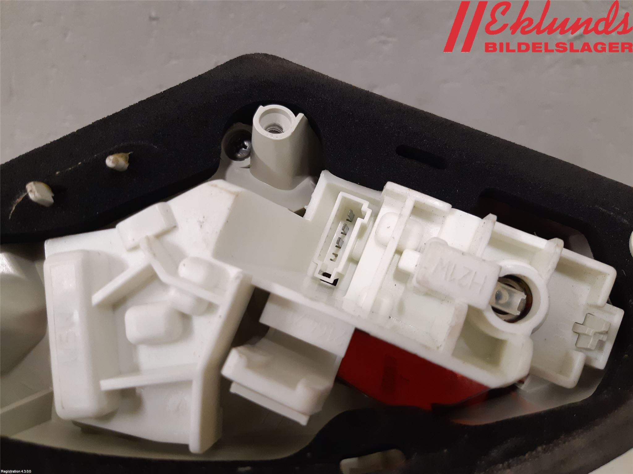 Opel ASTRA J 10-15 Bakljus Lucka Vä