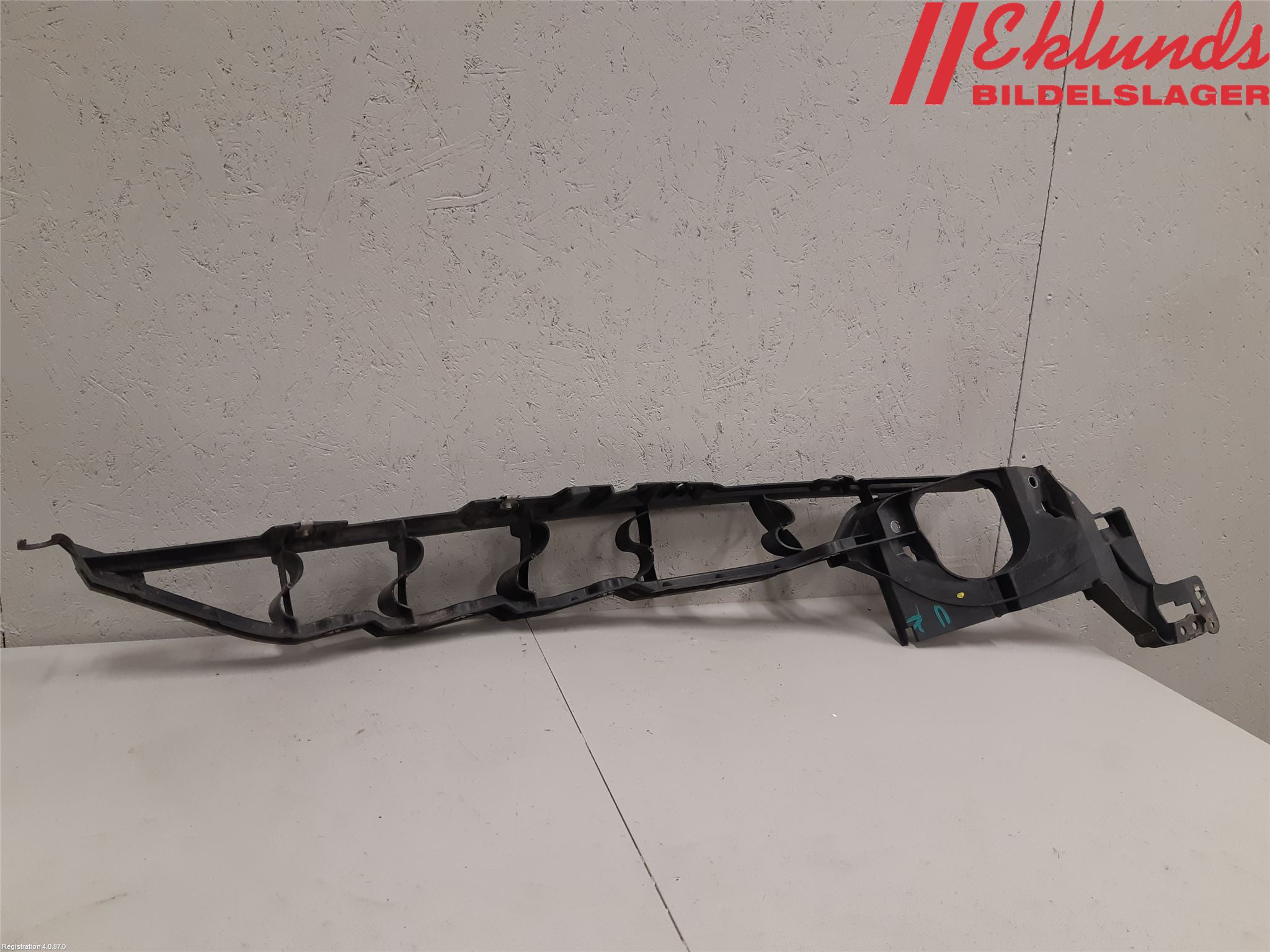 BMW X5 E70 07-13 Skärmfäste Fram Vä