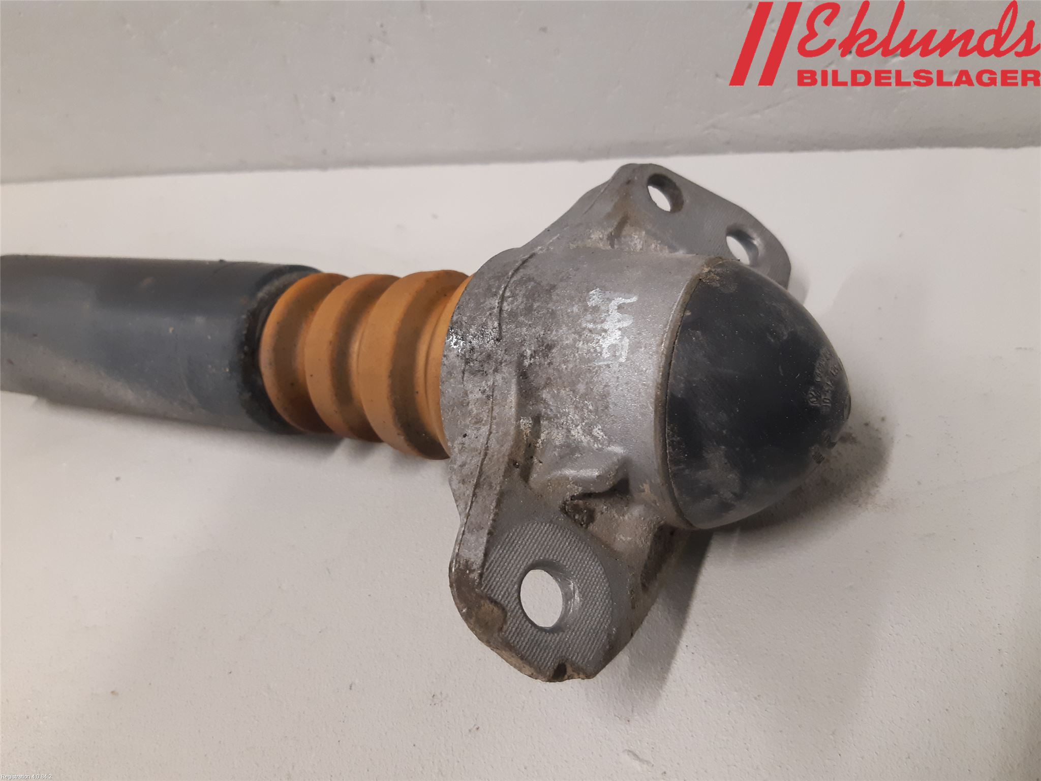 Volkswagen VW PASSAT 11-14 Stötdämpare Bak