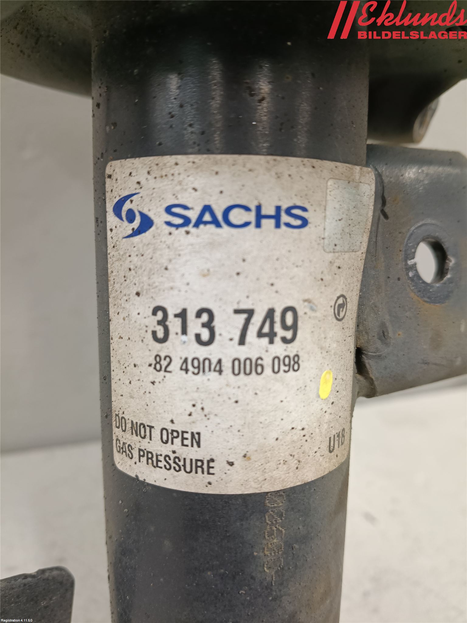 Volvo V70 08-13 Fjäderben Fram Höger