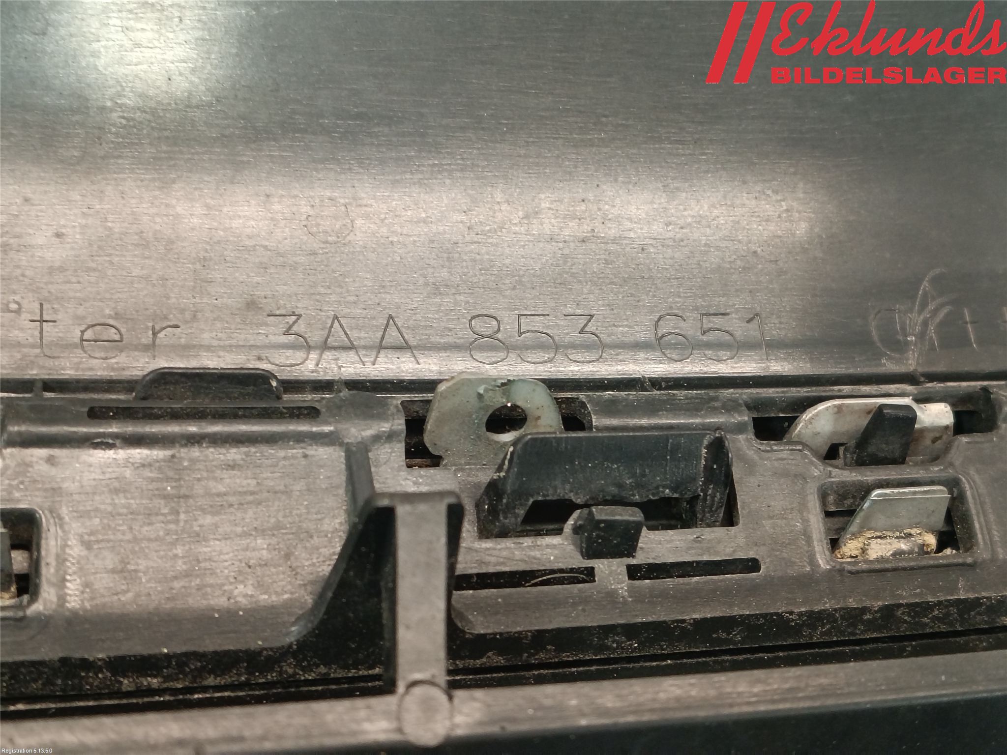 Volkswagen VW PASSAT 11-14 Grill Komp