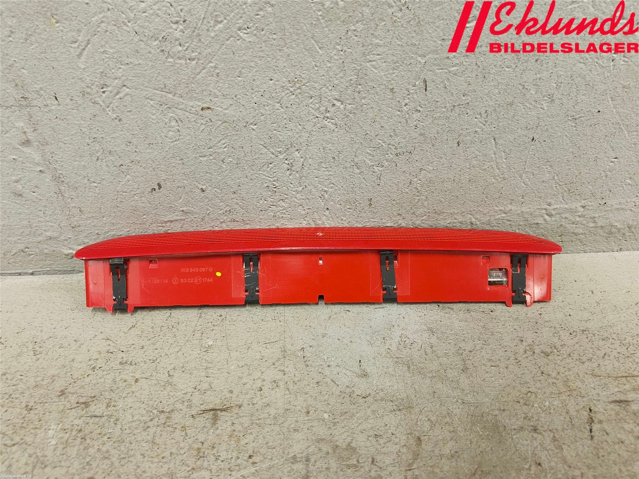 Volkswagen VW PASSAT 11-14 Bromsljus Bakruta