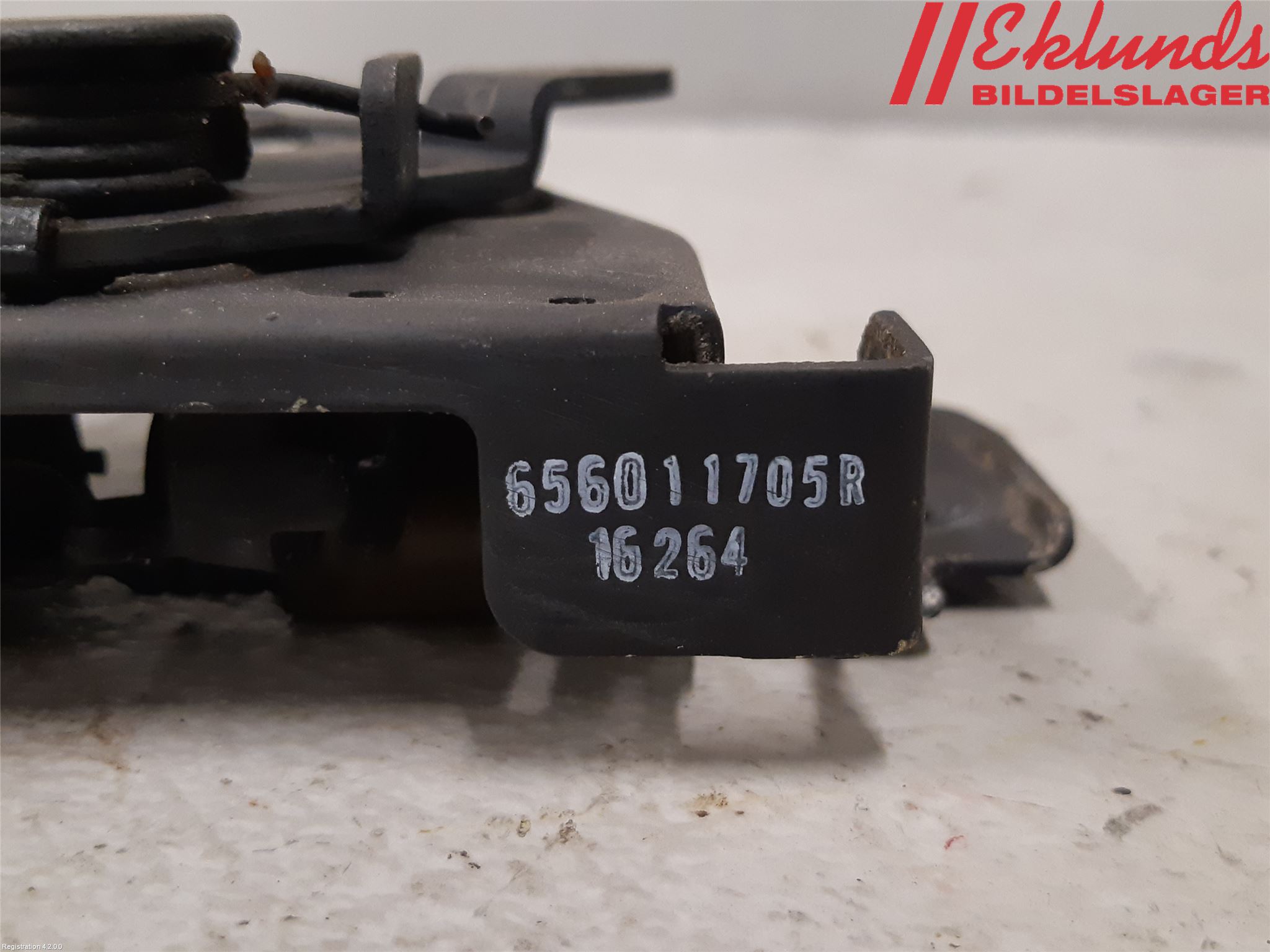 Opel VIVARO 15-19 Huvlås