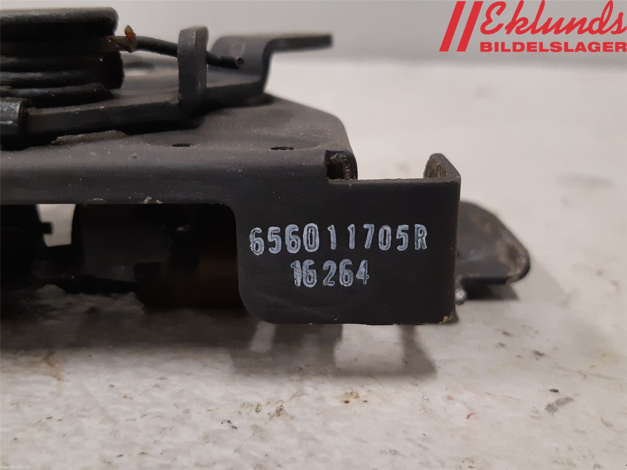 Opel VIVARO 15-19 Huvlås