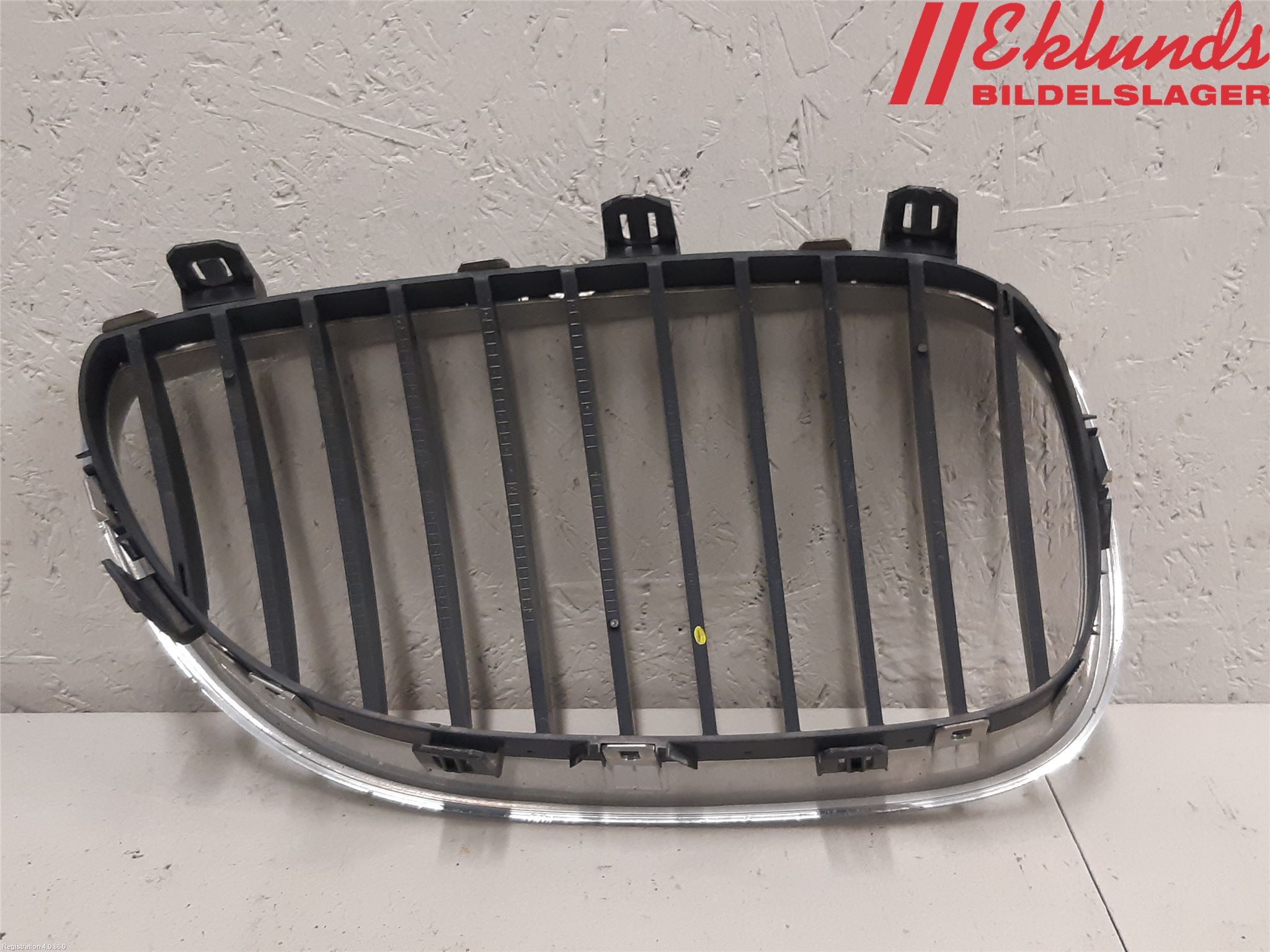 BMW 5 E60/61 Sed/Tou 02-10 Grilldel Vänster