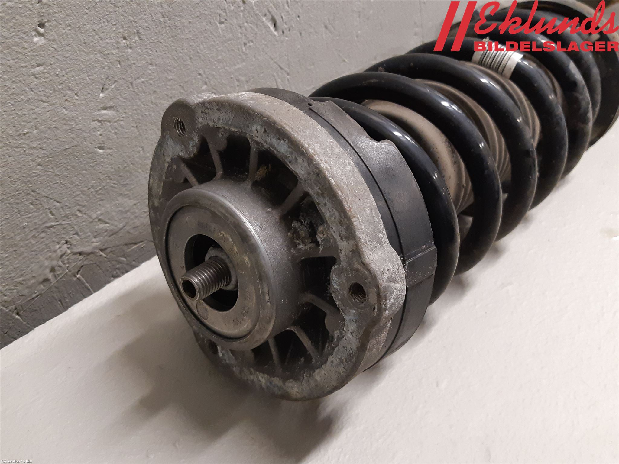 BMW 5 F10/F11/F18 09-17 Fjäderben Fram Vänster