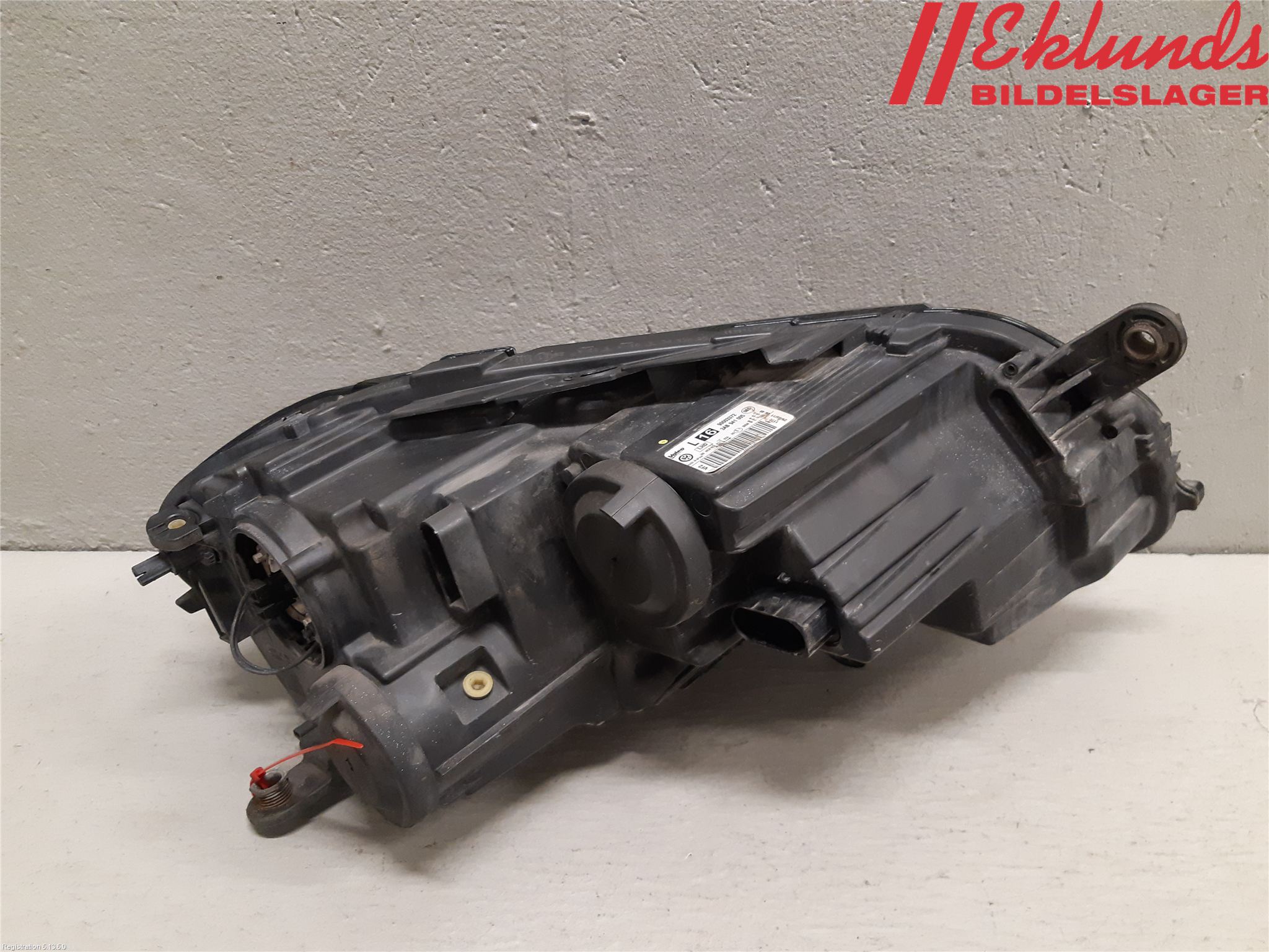 Volkswagen VW PASSAT 11-14 Strålkastare Vänster