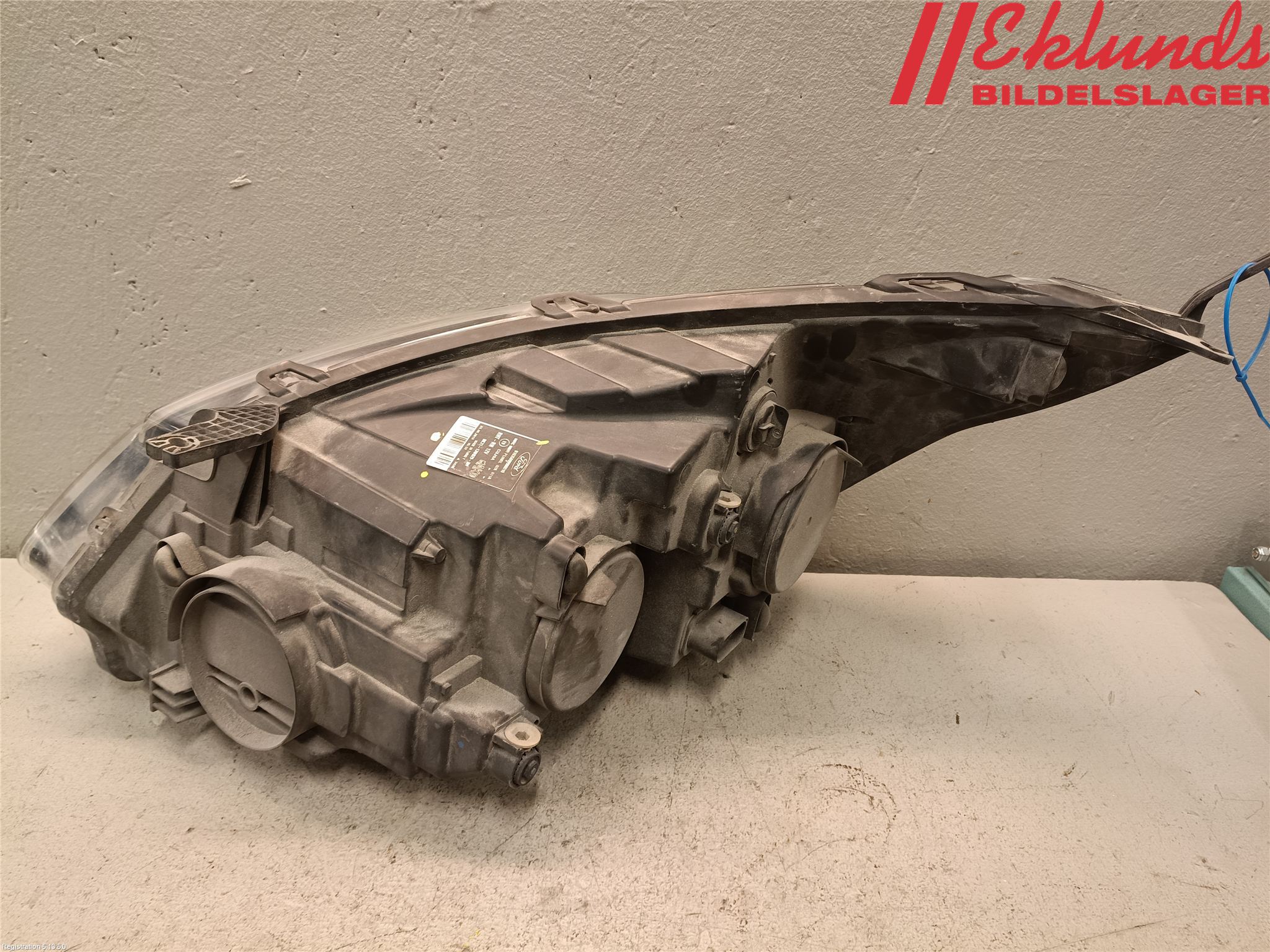 Ford TRANSIT SKÅP/BUSS 14-22 Strålkastare Höger