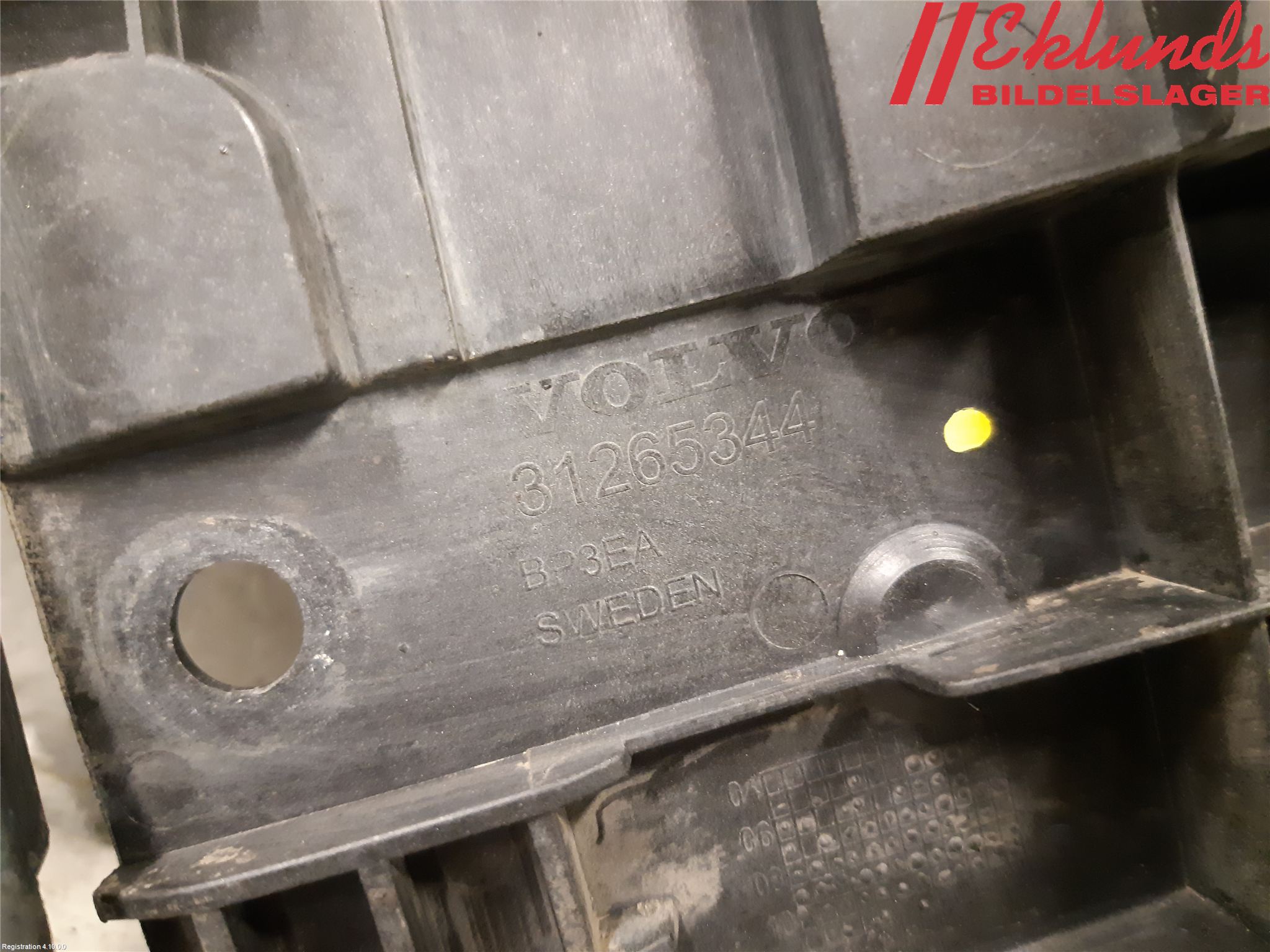 Volvo V70 08-13 Stötfångarfäste Fram Vä