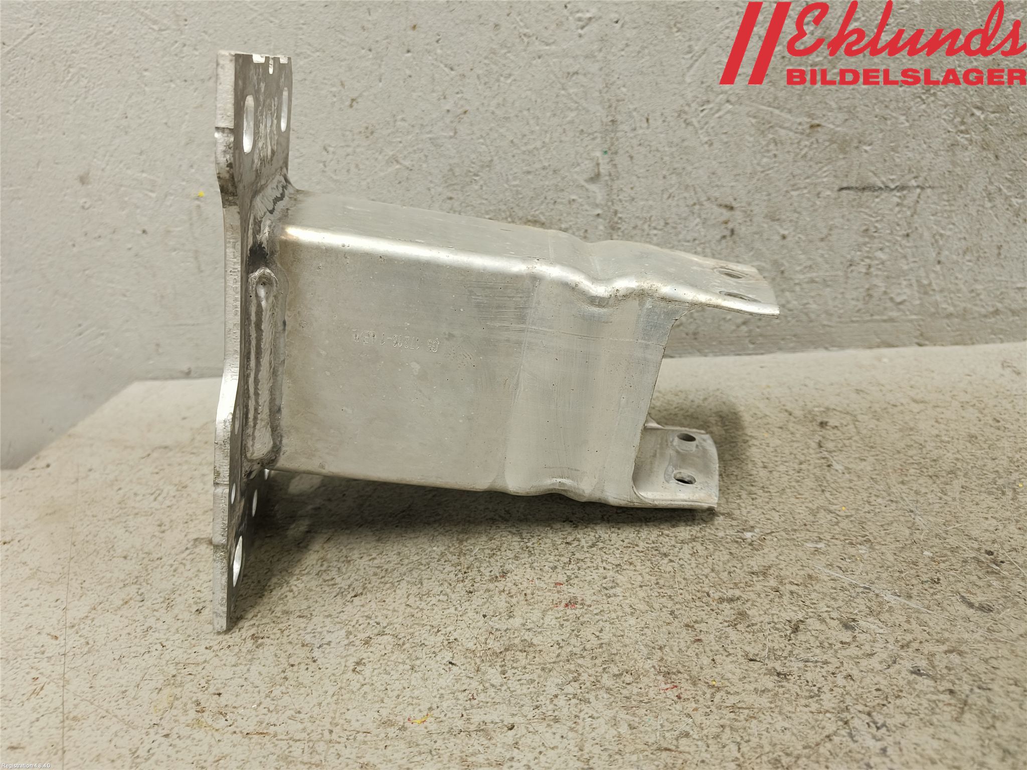 Audi A4/S4 B9 16-19 Stötfångarbärjärn Fram