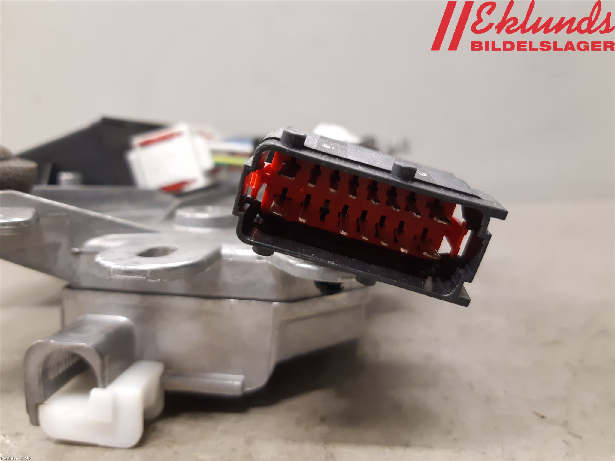 Peugeot 508 11-18 Bakluckeöppnare Automatisk