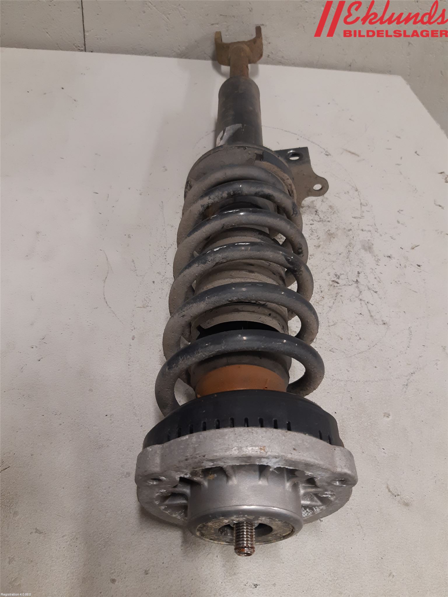 BMW 5 F10/F11/F18 09-17 Fjäderben Fram Höger