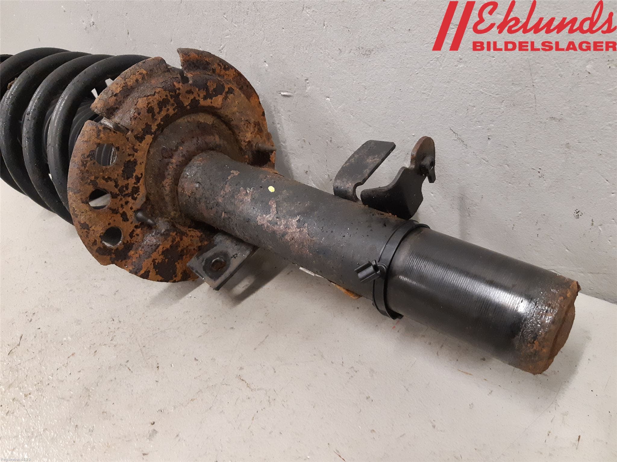 Ford FOCUS 15-18 Fjäderben Fram Höger