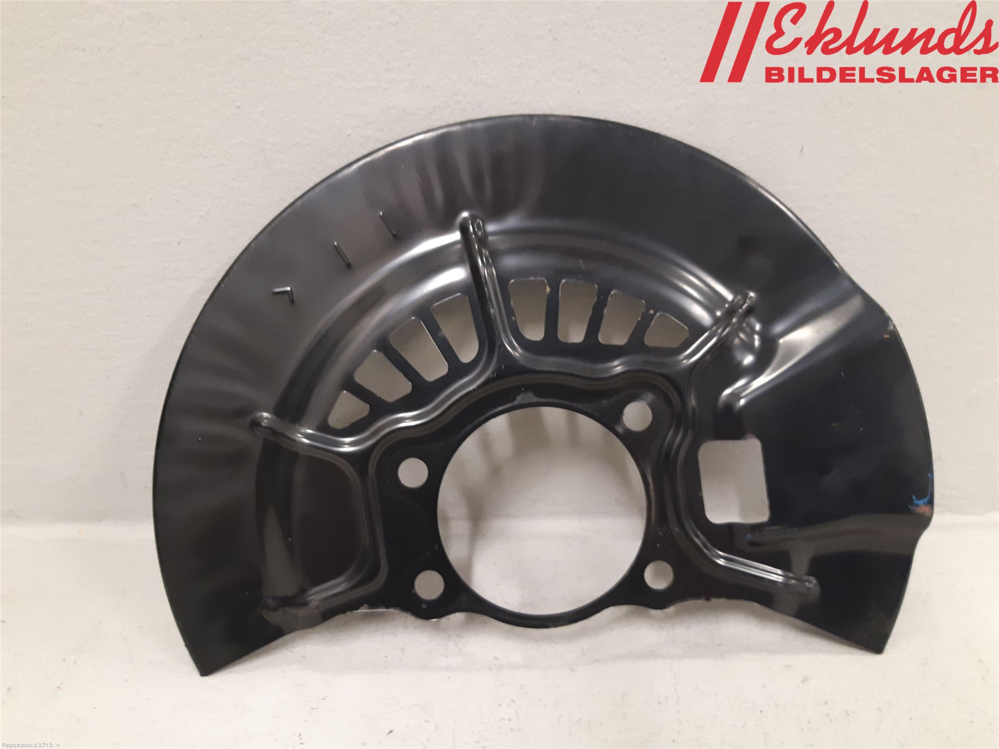 Toyota RAV4 19- Bromssköld Fram