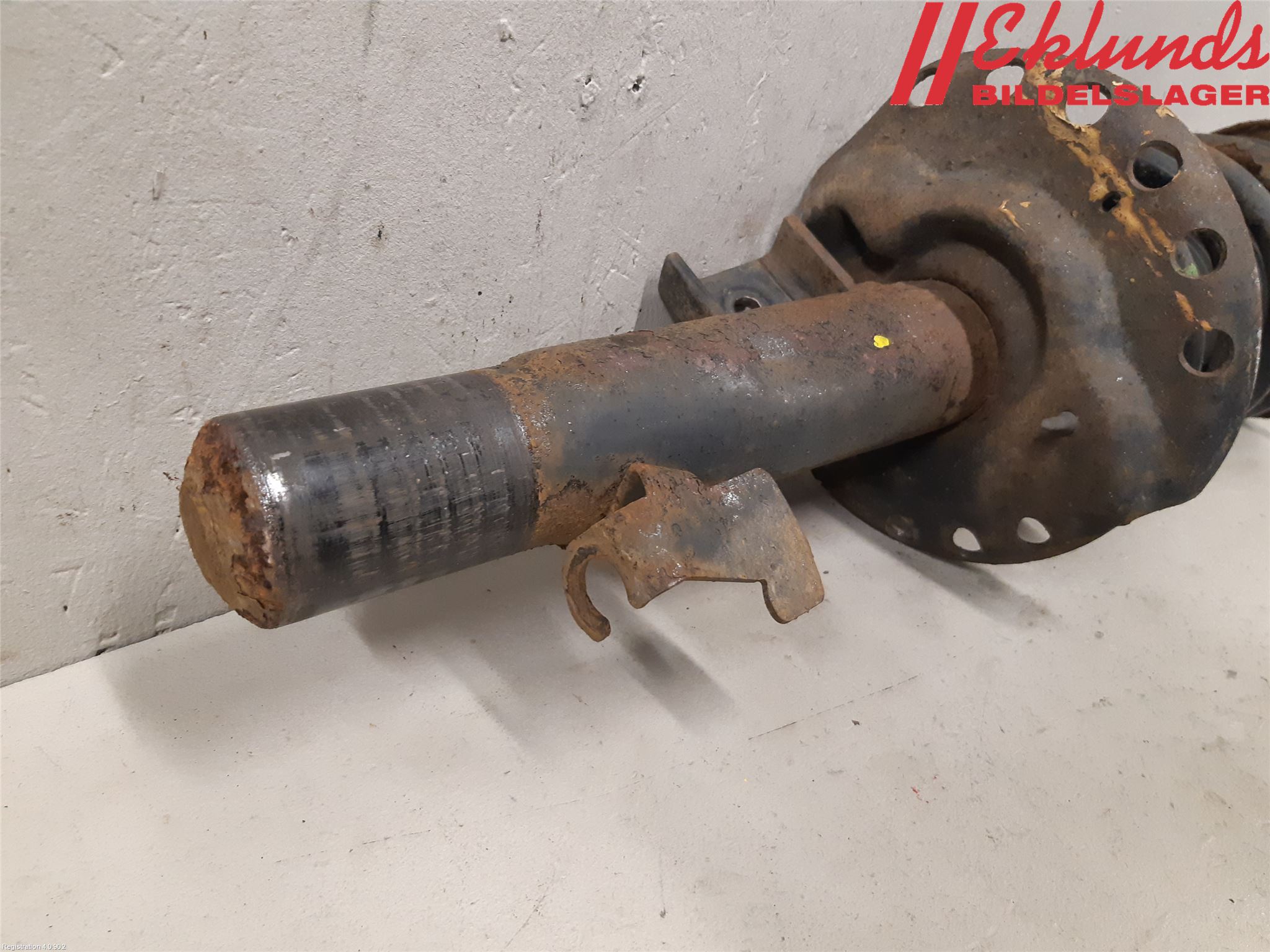 Volvo V70 08-13 Fjäderben Fram Höger