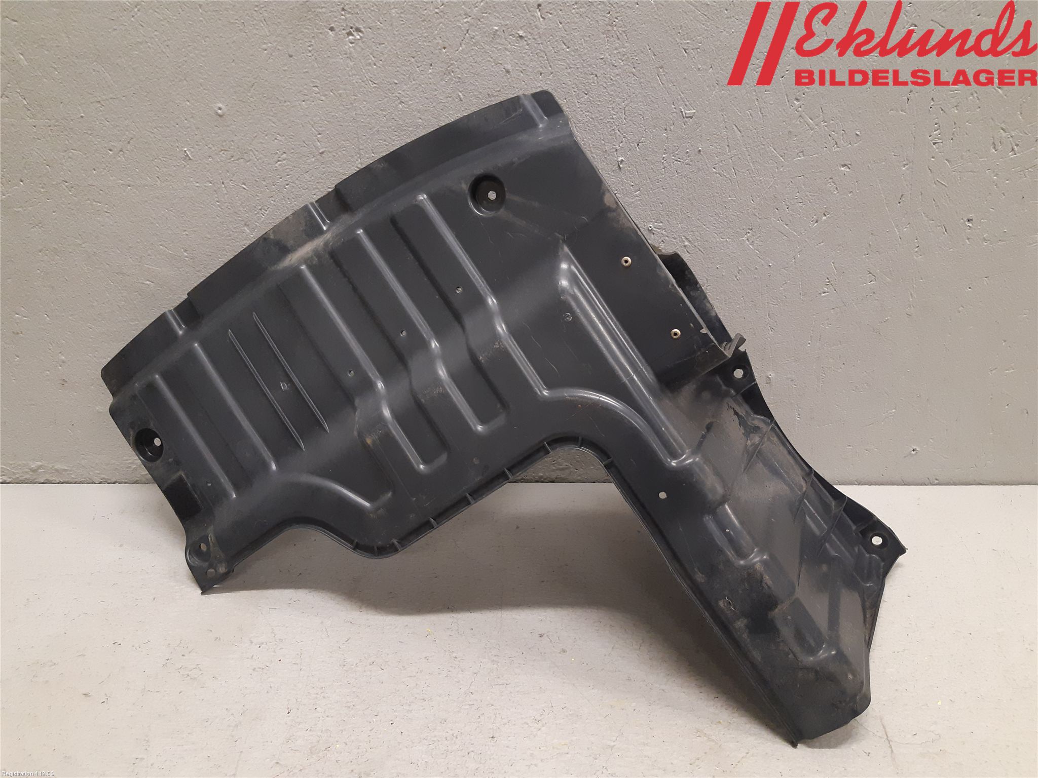 Kia RIO 12-16 Hasplåt Plåt-Plast