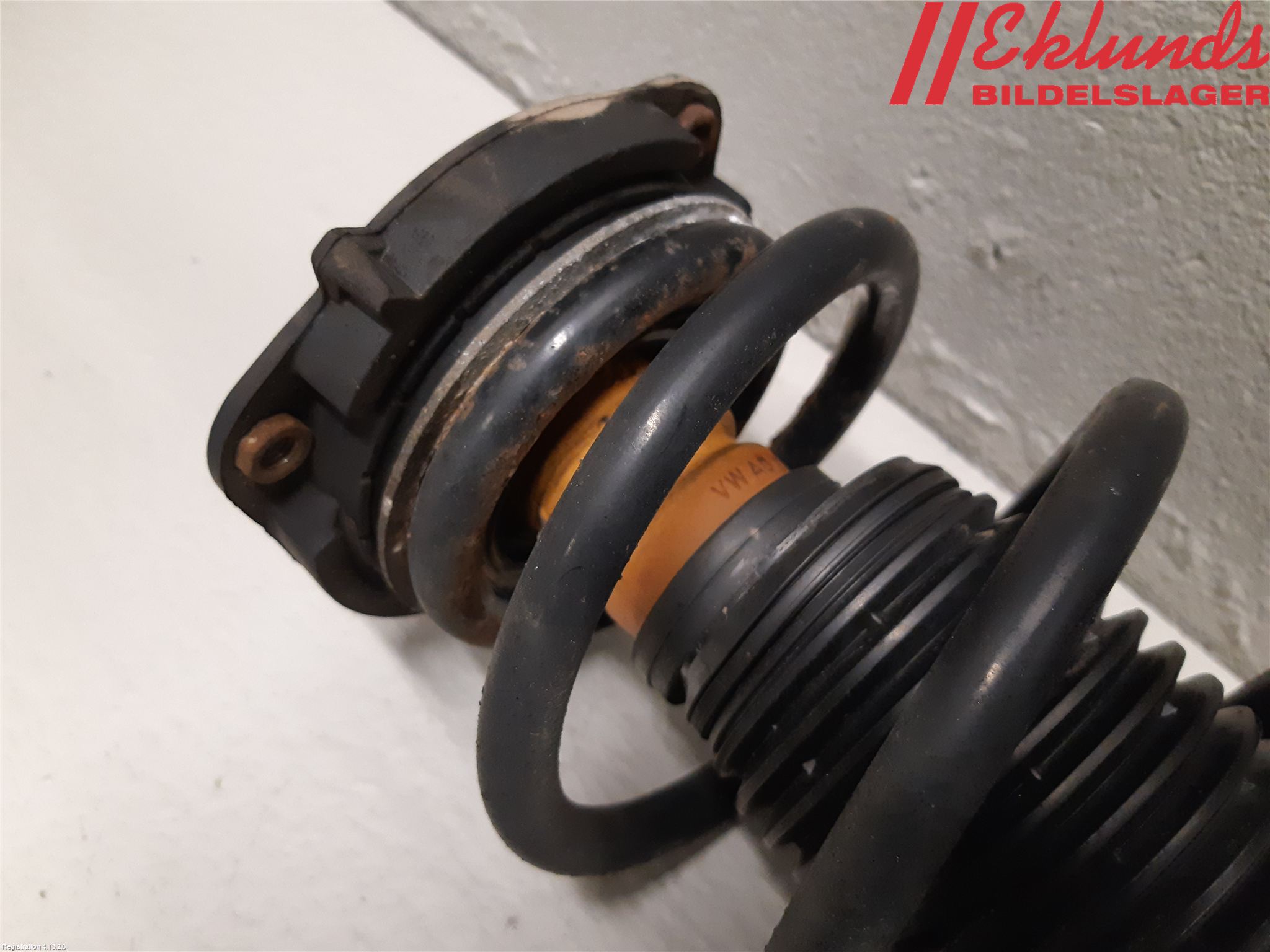 Volkswagen VW PASSAT 11-14 Fjäderben Fram Höger