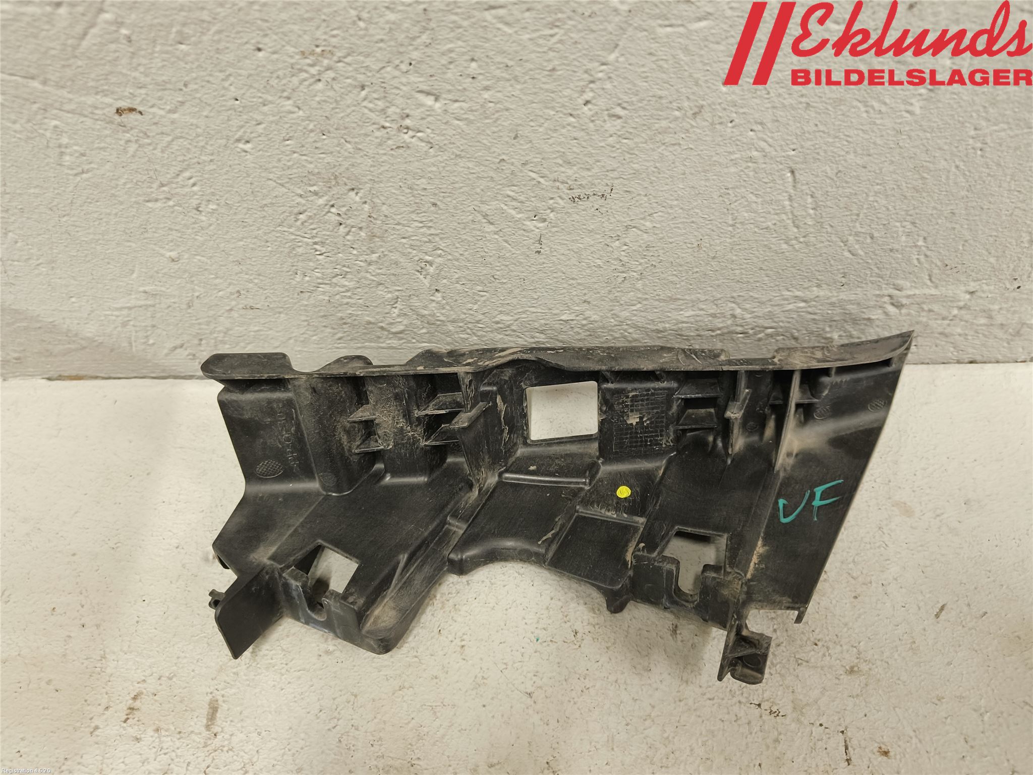 BMW 2 F22/F23/F87 Coupé/Cab 13-21 Strålkast Fästsarg