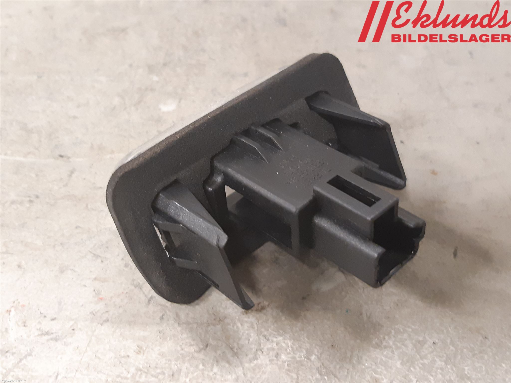 Toyota YARIS XP130 15-20 Skylt Belysning