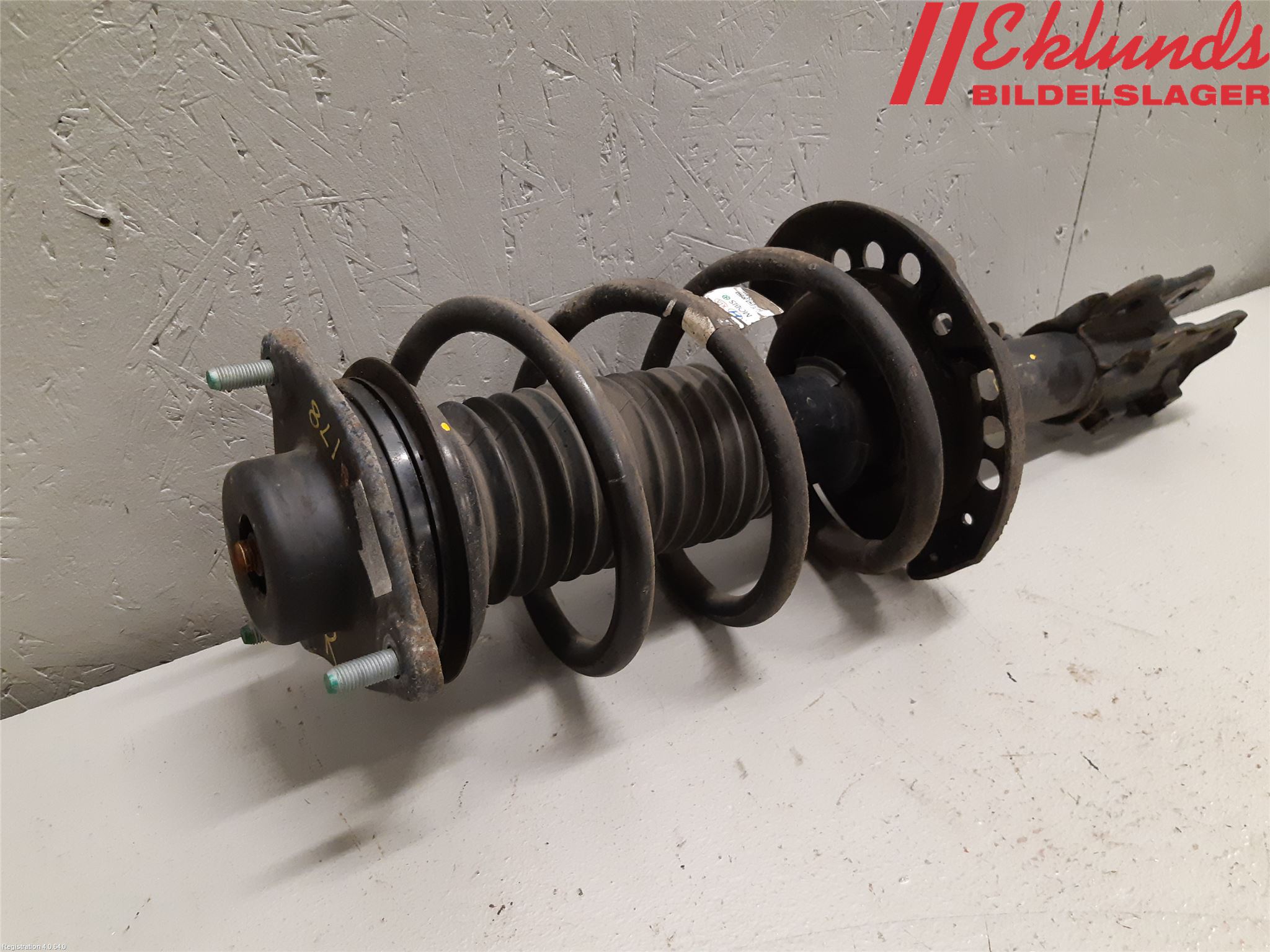 Hyundai i40 16-18 Fjäderben Fram Höger