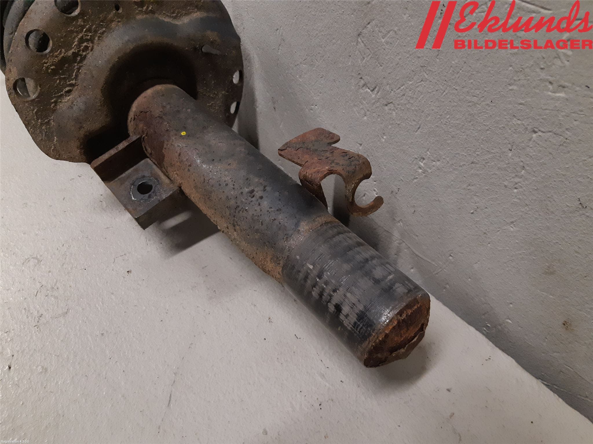 Volvo V70 08-13 Fjäderben Fram Höger