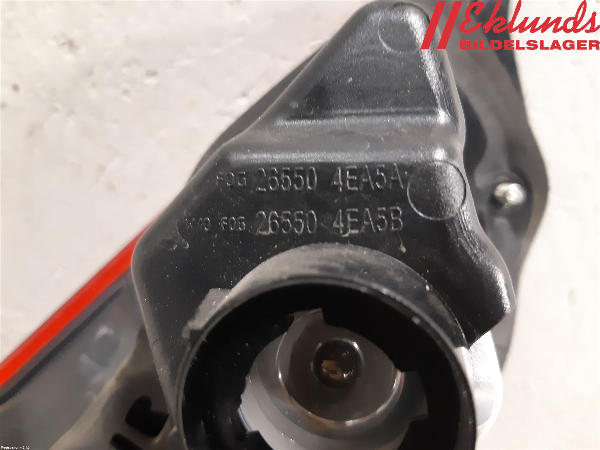 Nissan QASHQAI 14-17 Bakljus Lucka Hö