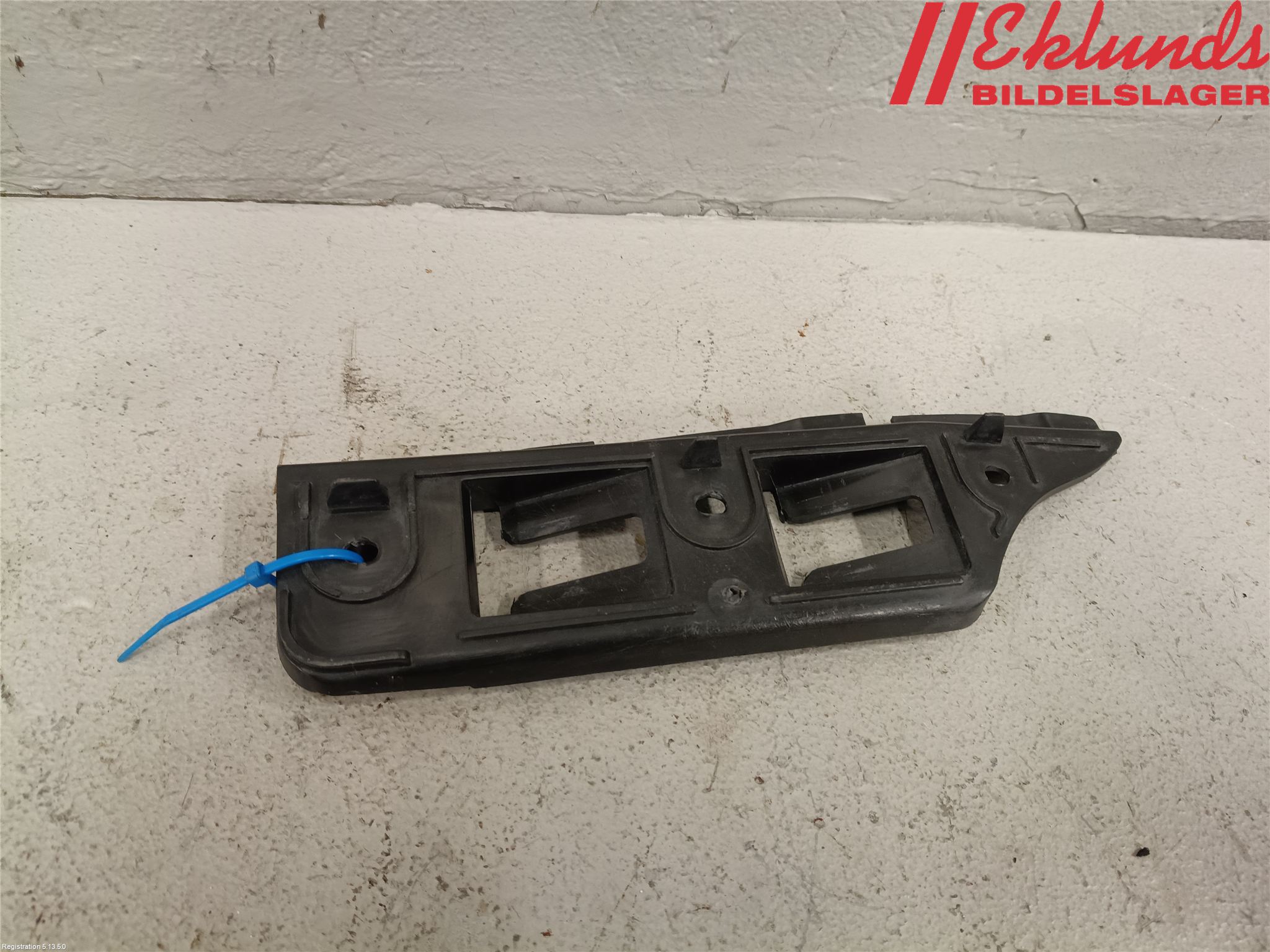 Volkswagen VW GOLF V 04-09 Stötfångarfäste Fram Hö